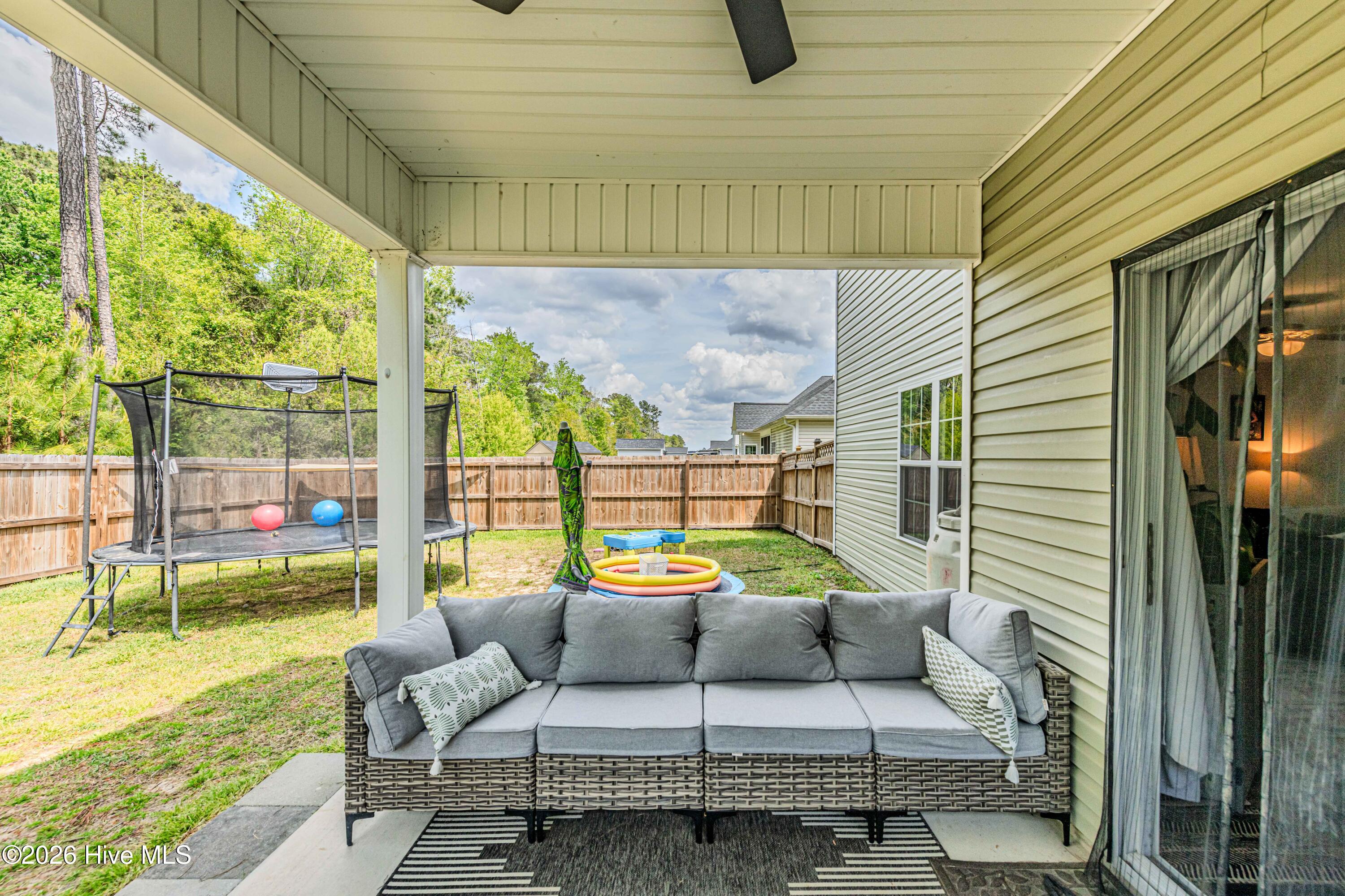 100570010 | Photo 70