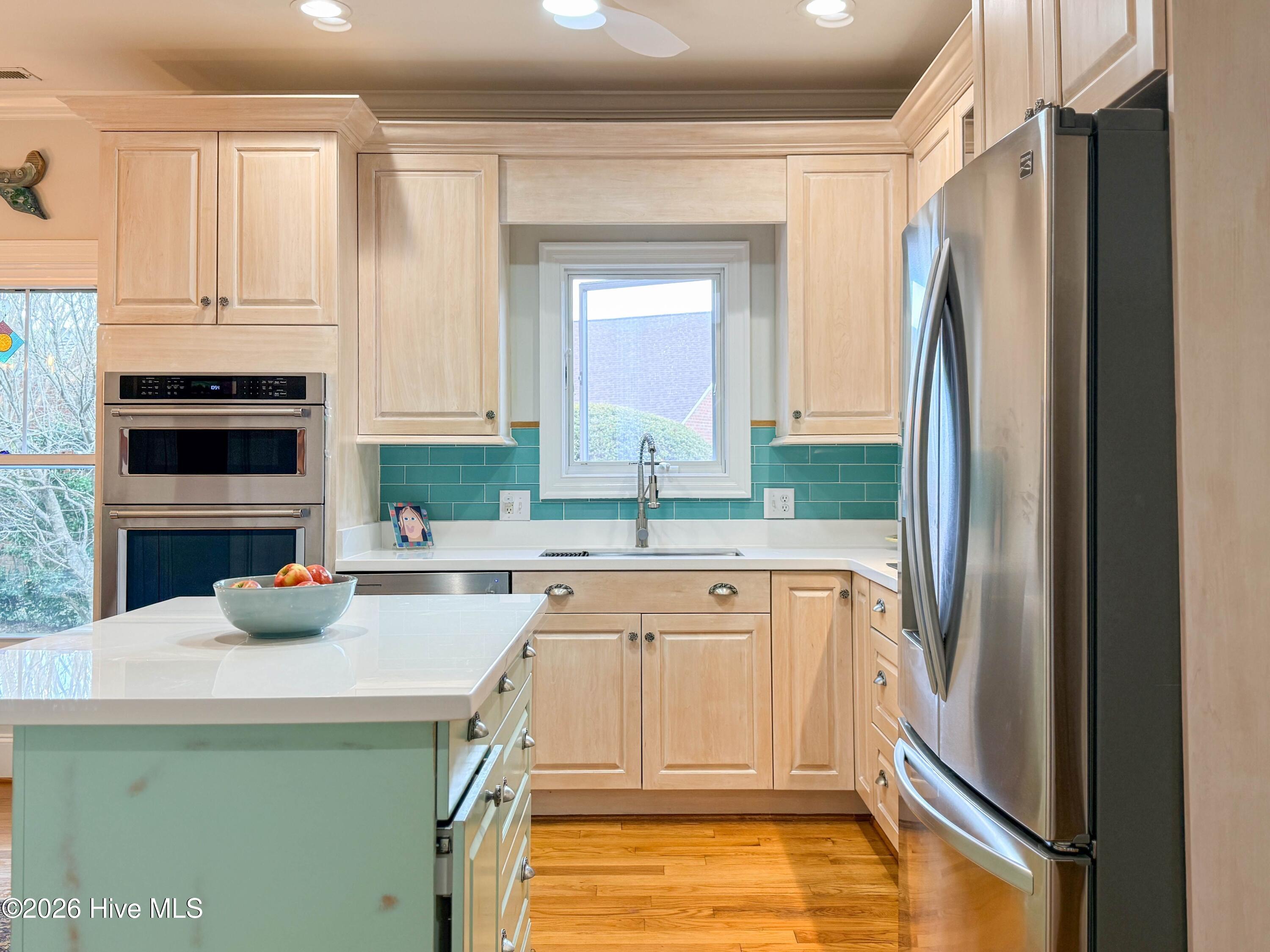 100559415 | Photo 34