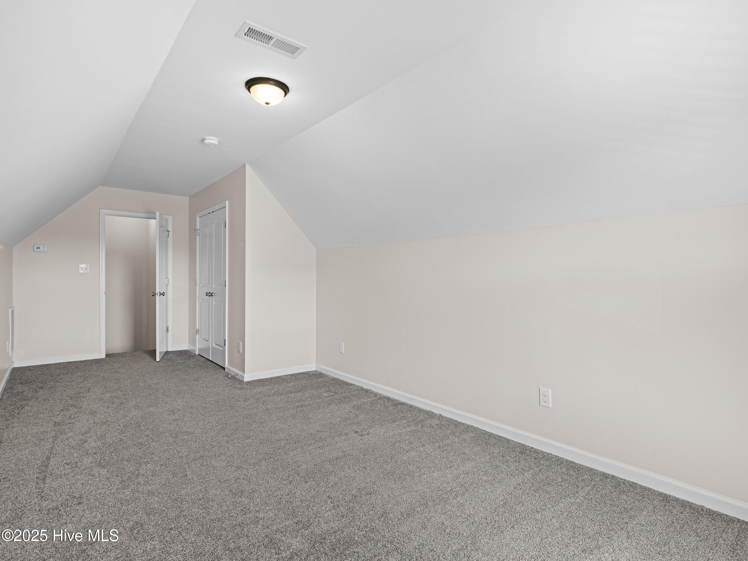 100531847 | Photo 36