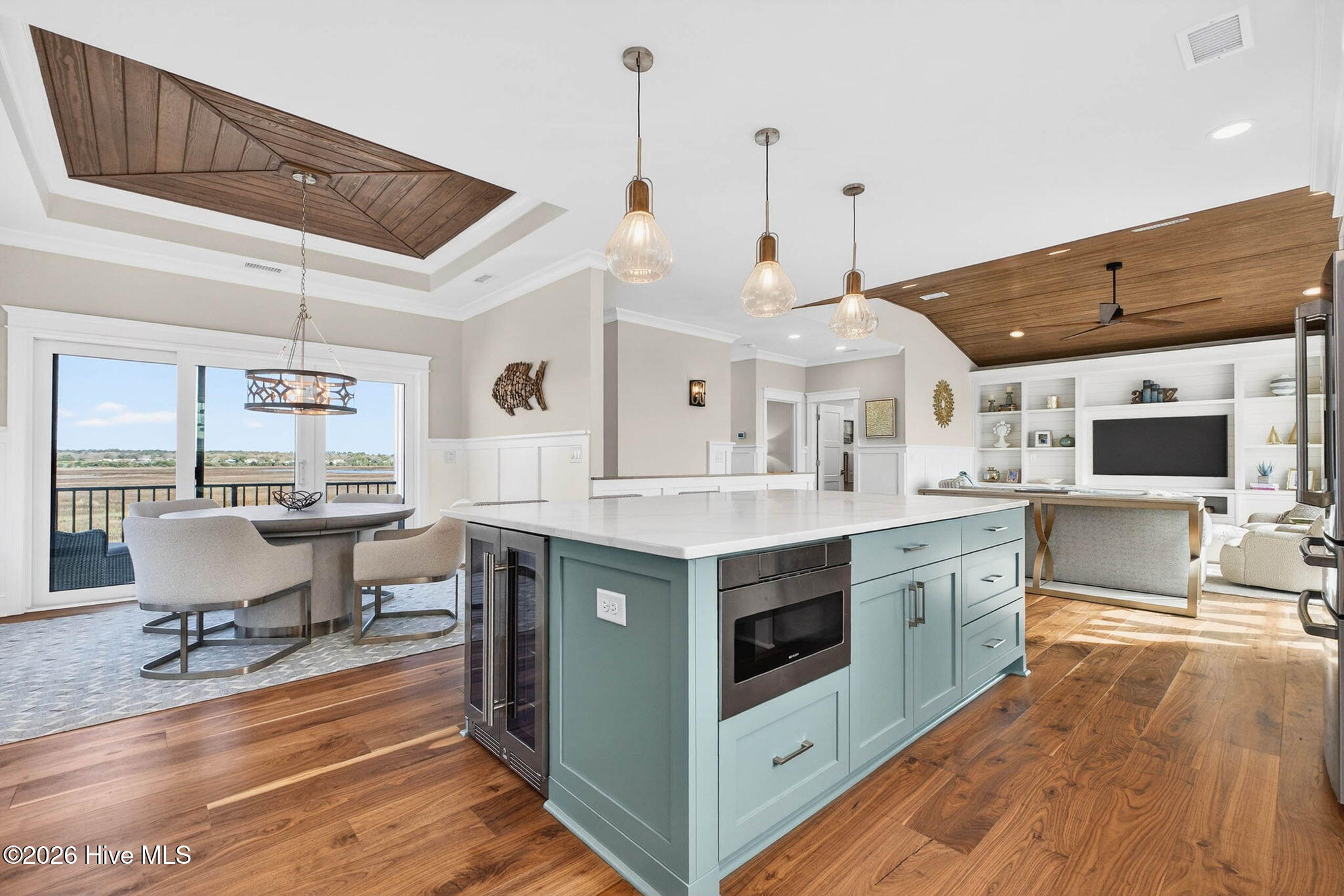 100561334 | Photo 10