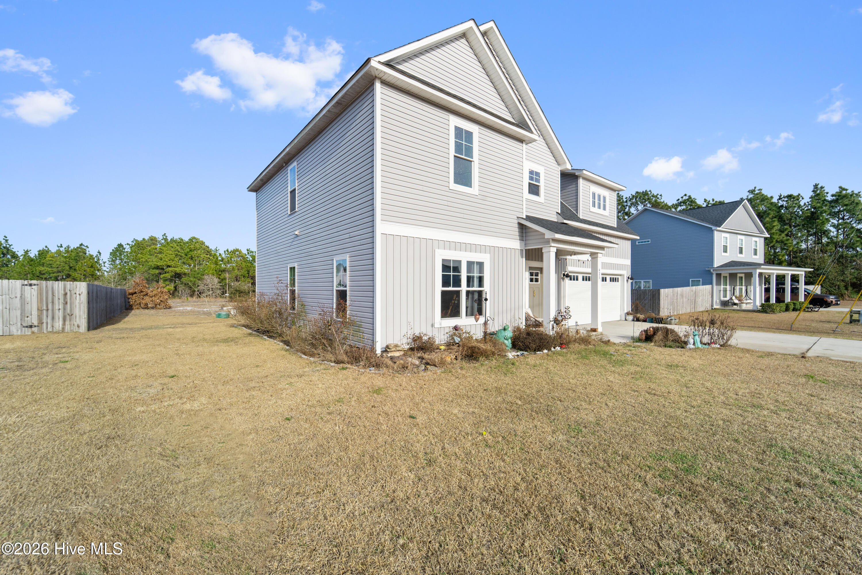 100549687 | Photo 64