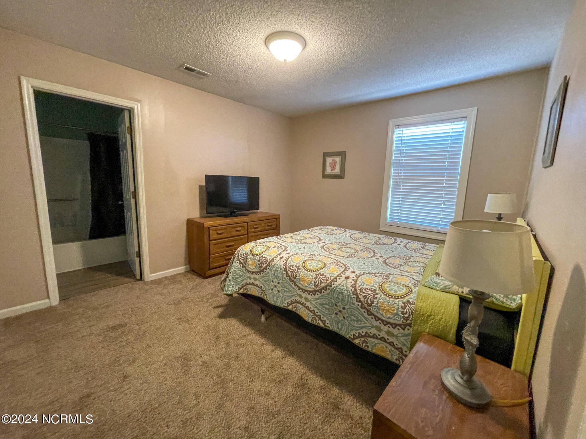 100547664 | Photo 26