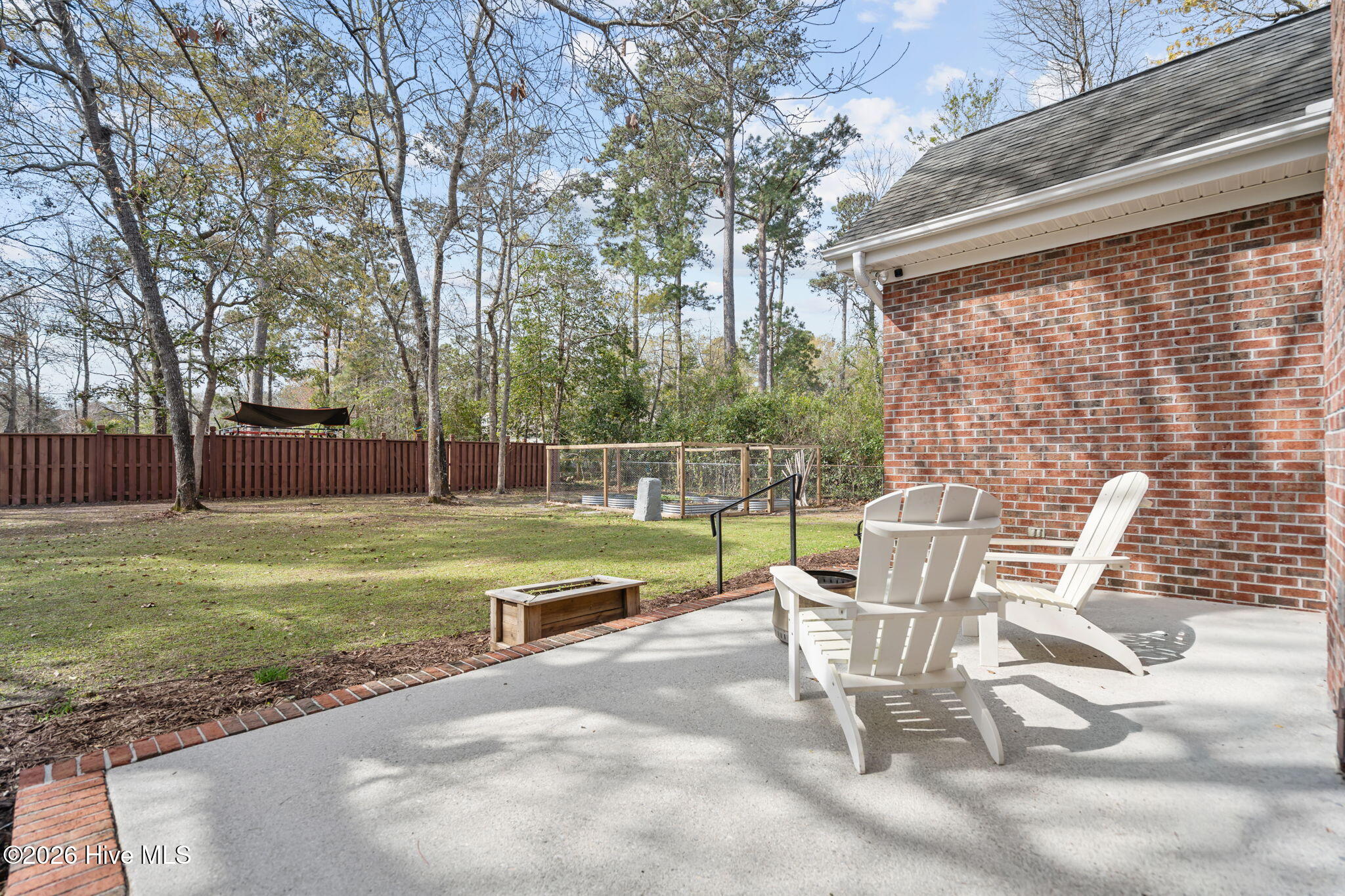 100562607 | Photo 49