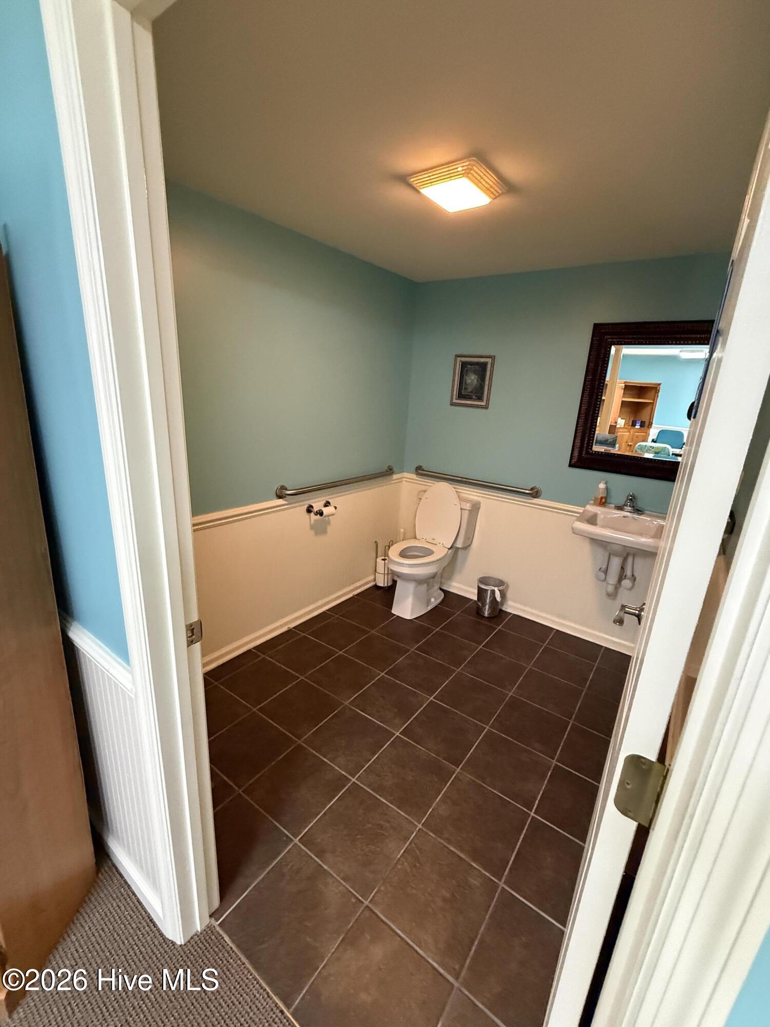 100565253 | Photo 23