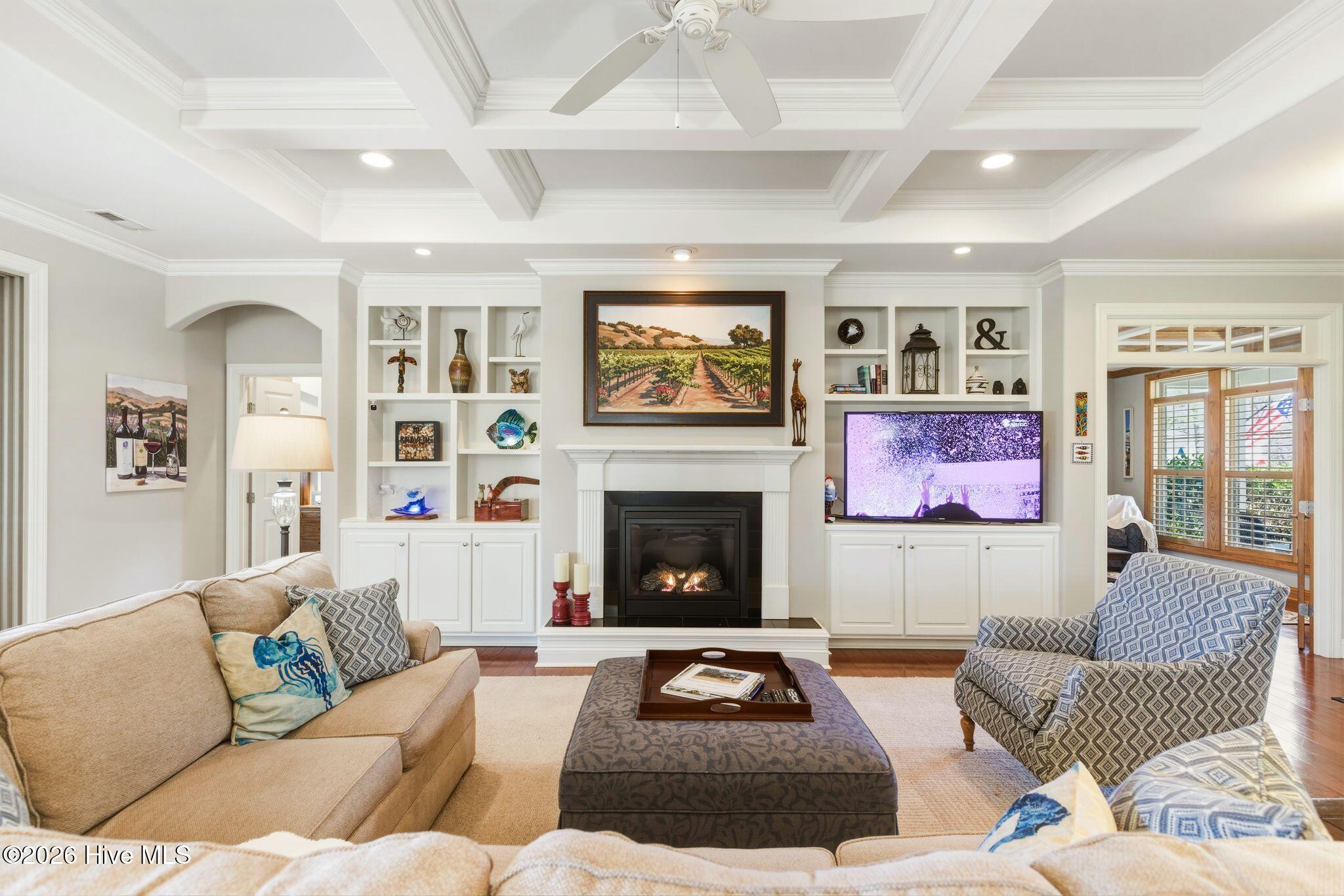 100564432 | Photo 72