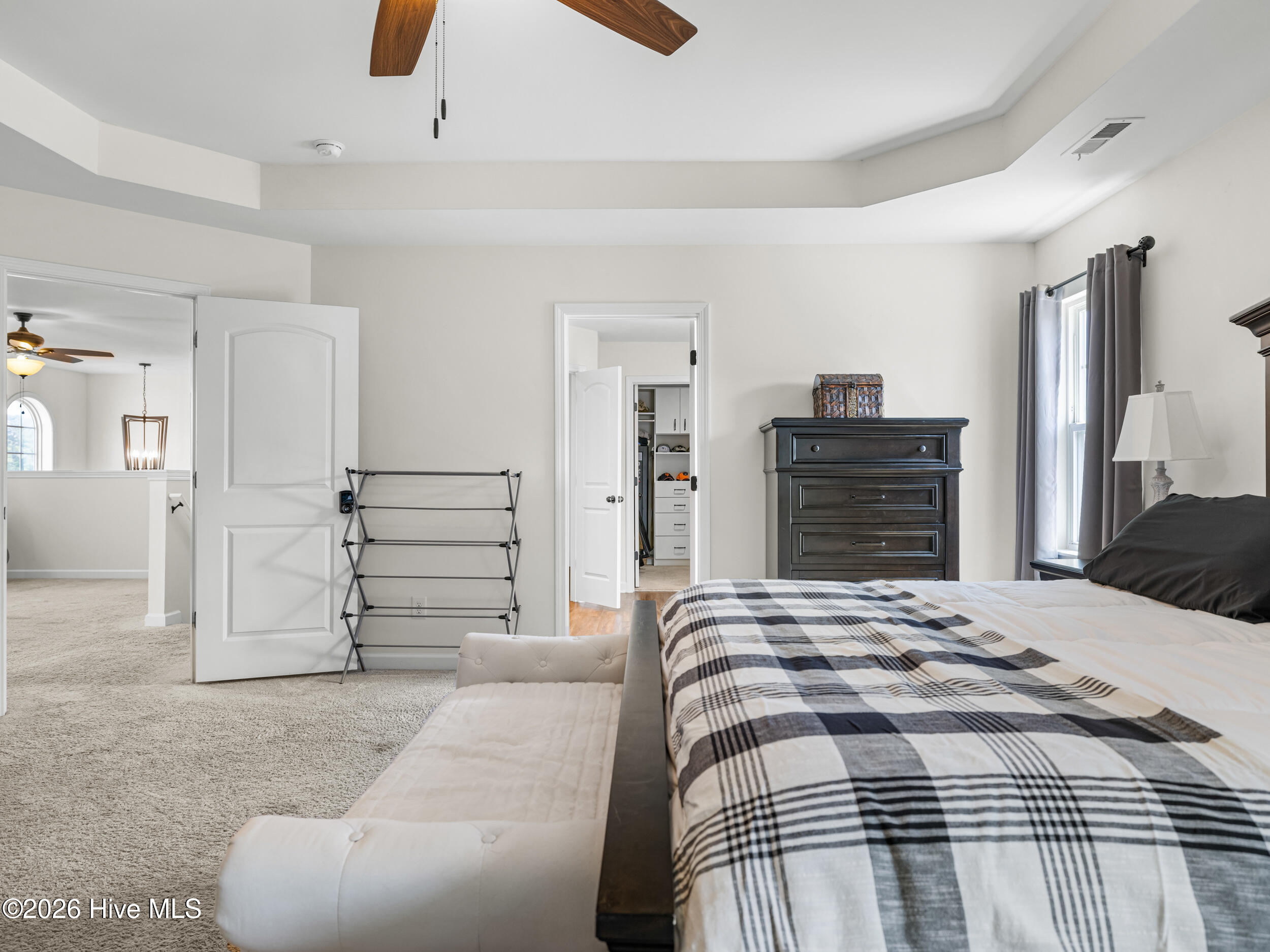 100570237 | Photo 53