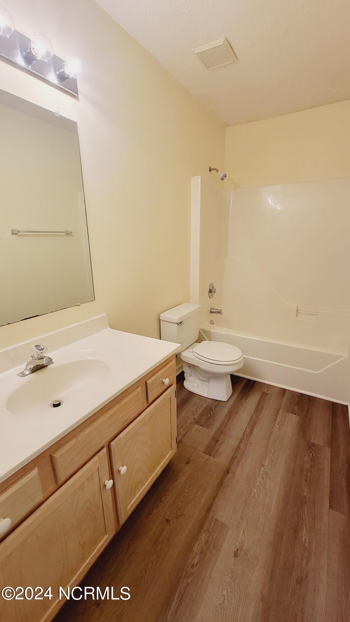 100548777 | Photo 17