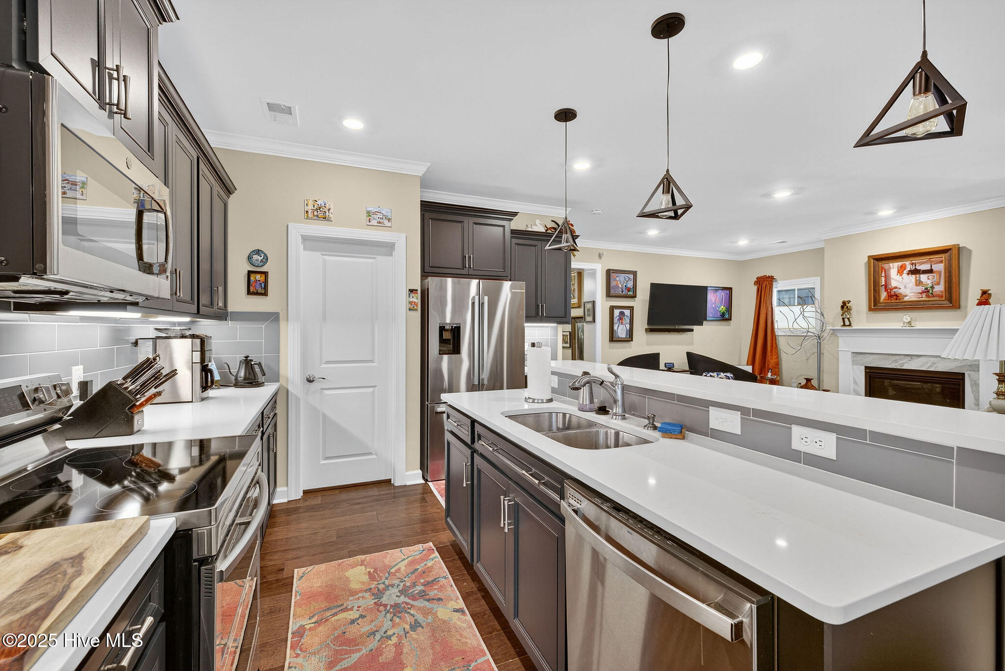 100529833 | Photo 19