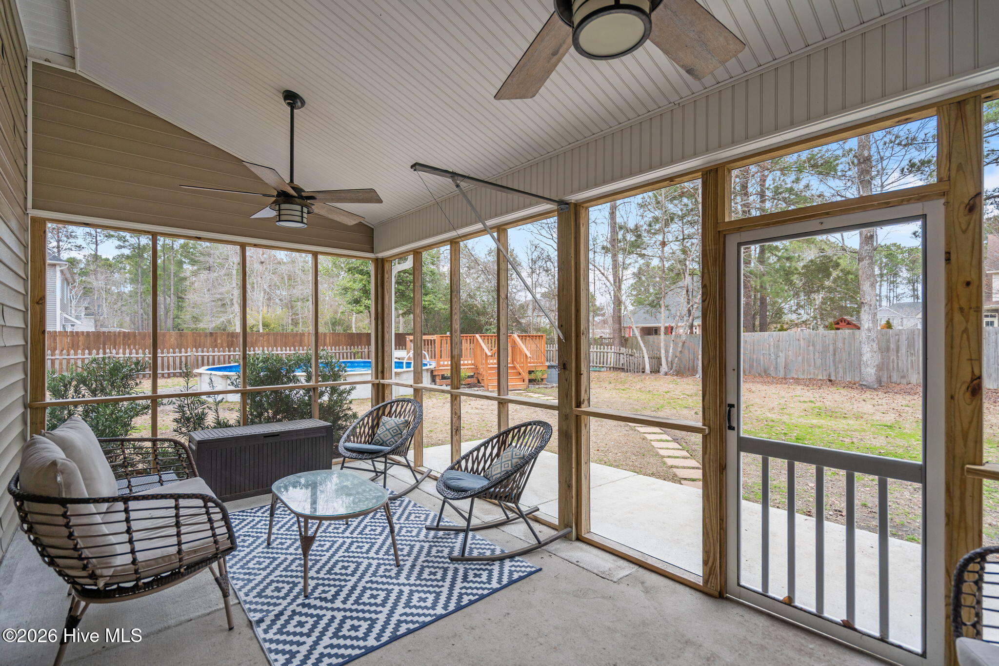 100558672 | Photo 52