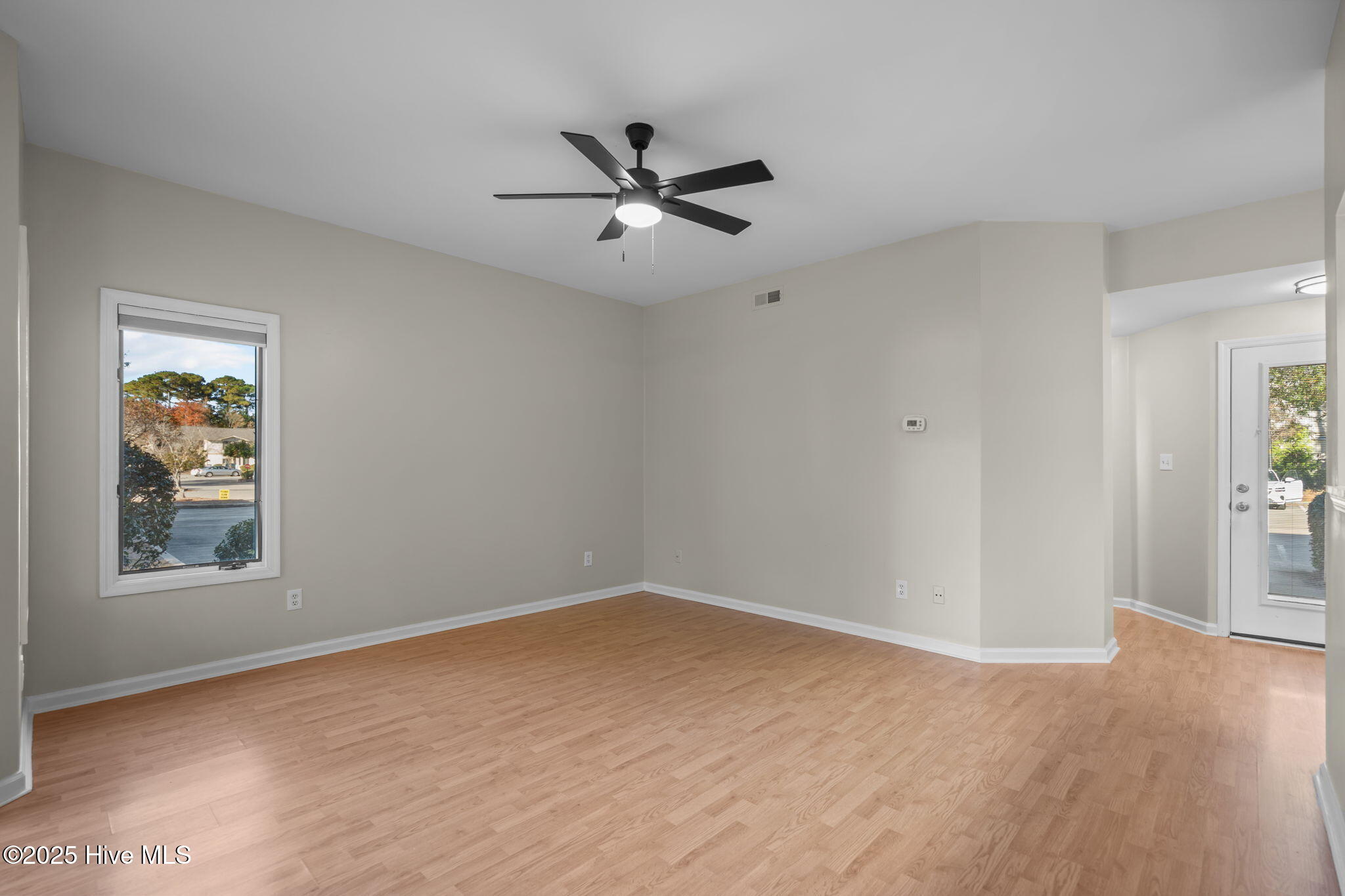 100539656 | Photo 26