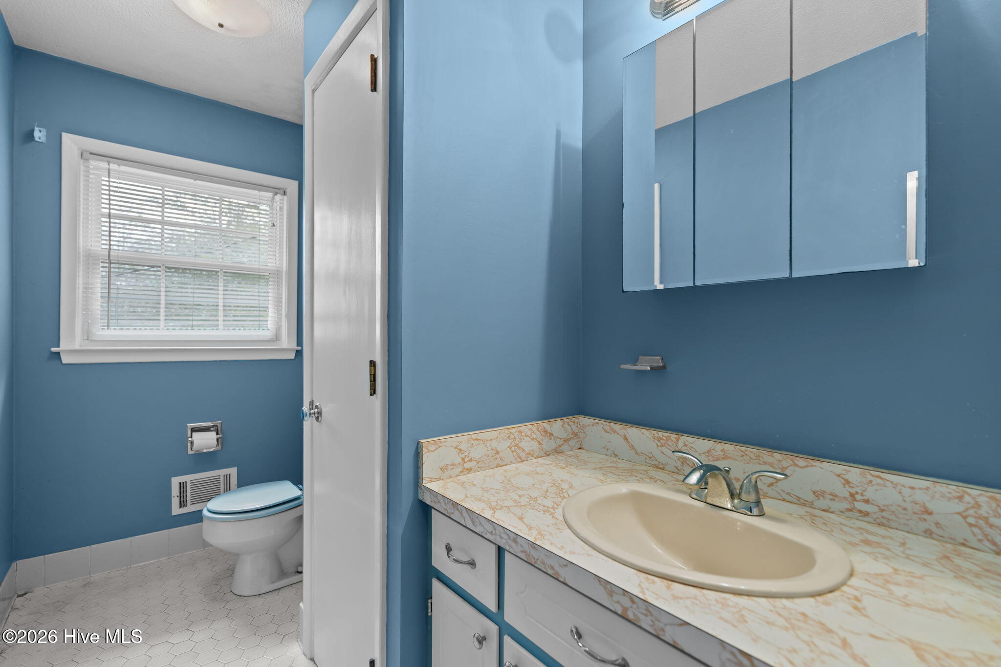 100551462 | Photo 28