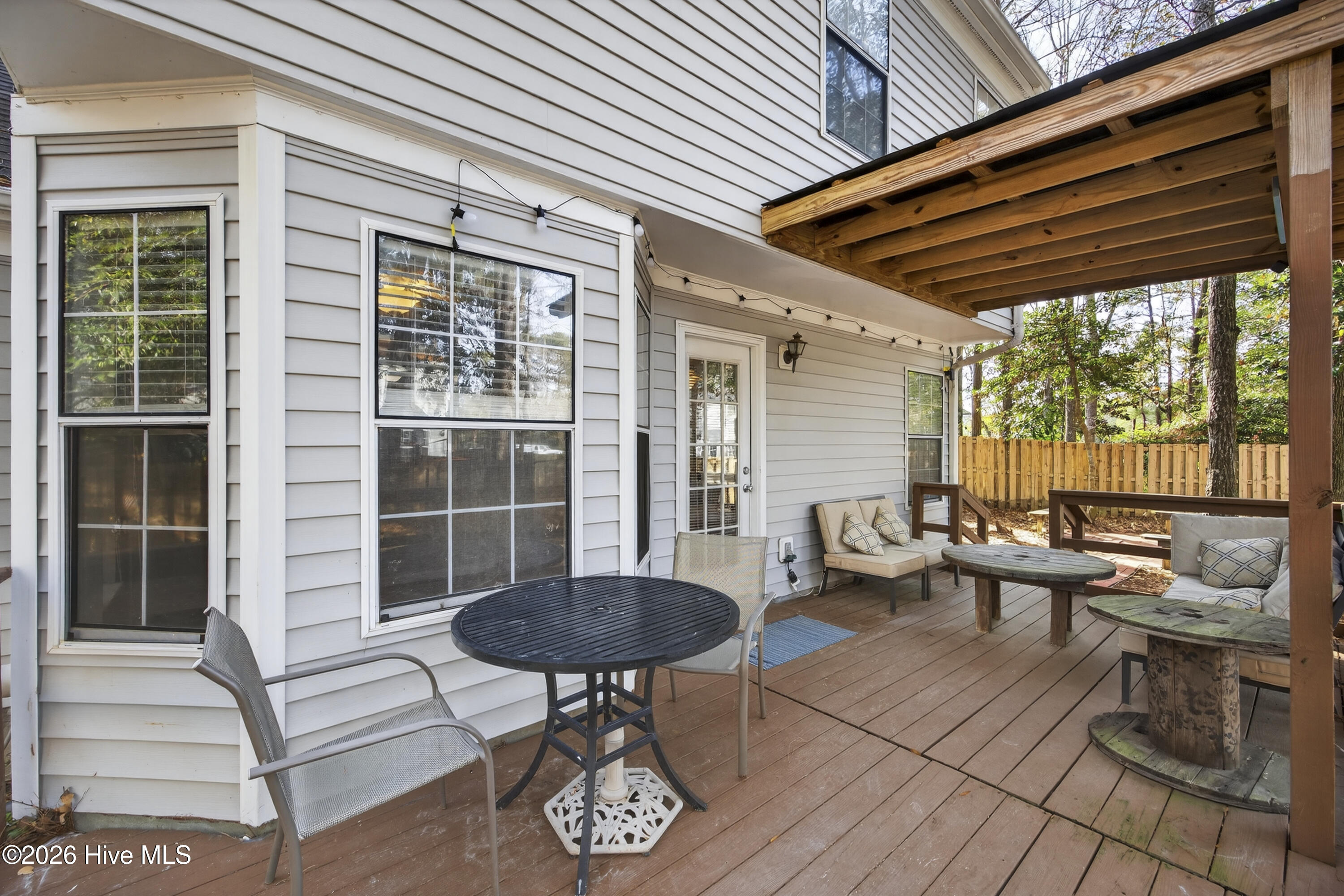 100550573 | Photo 33