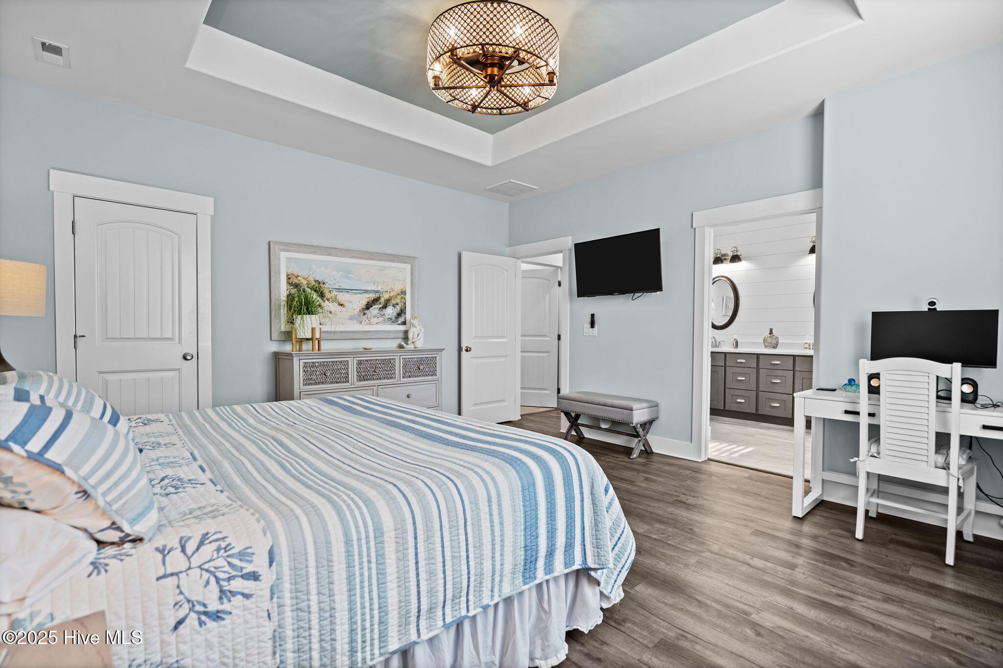 100521315 | Photo 23