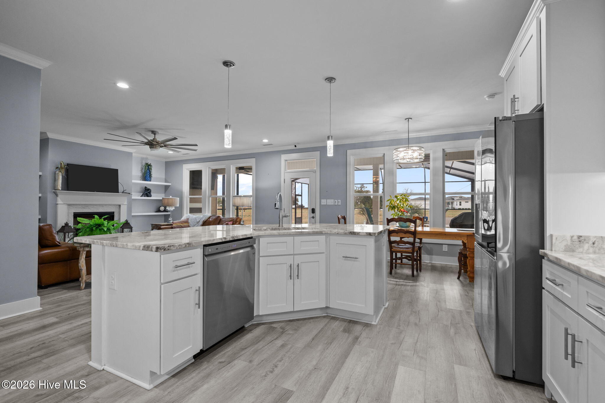 100549021 | Photo 15