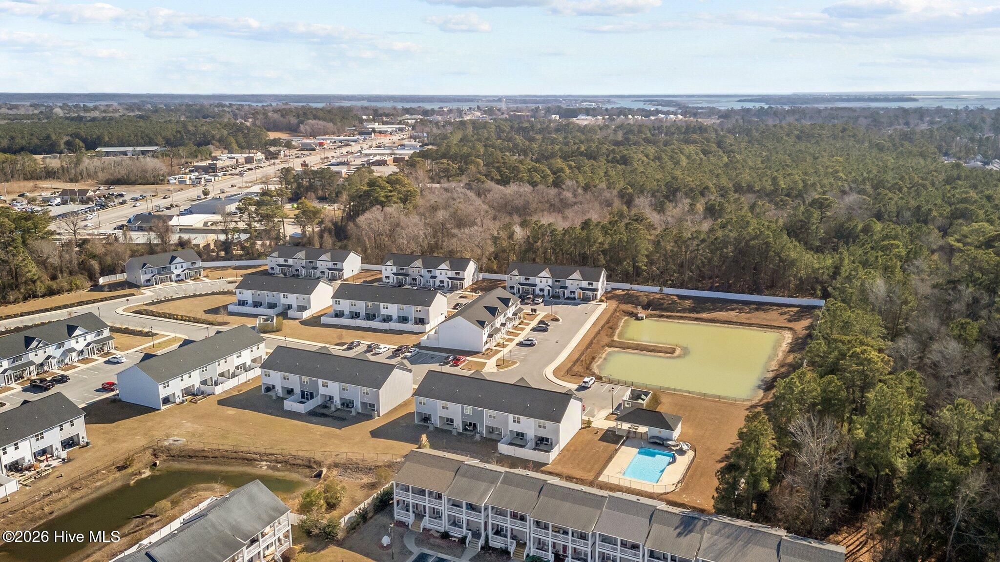 100547532 | Photo 32