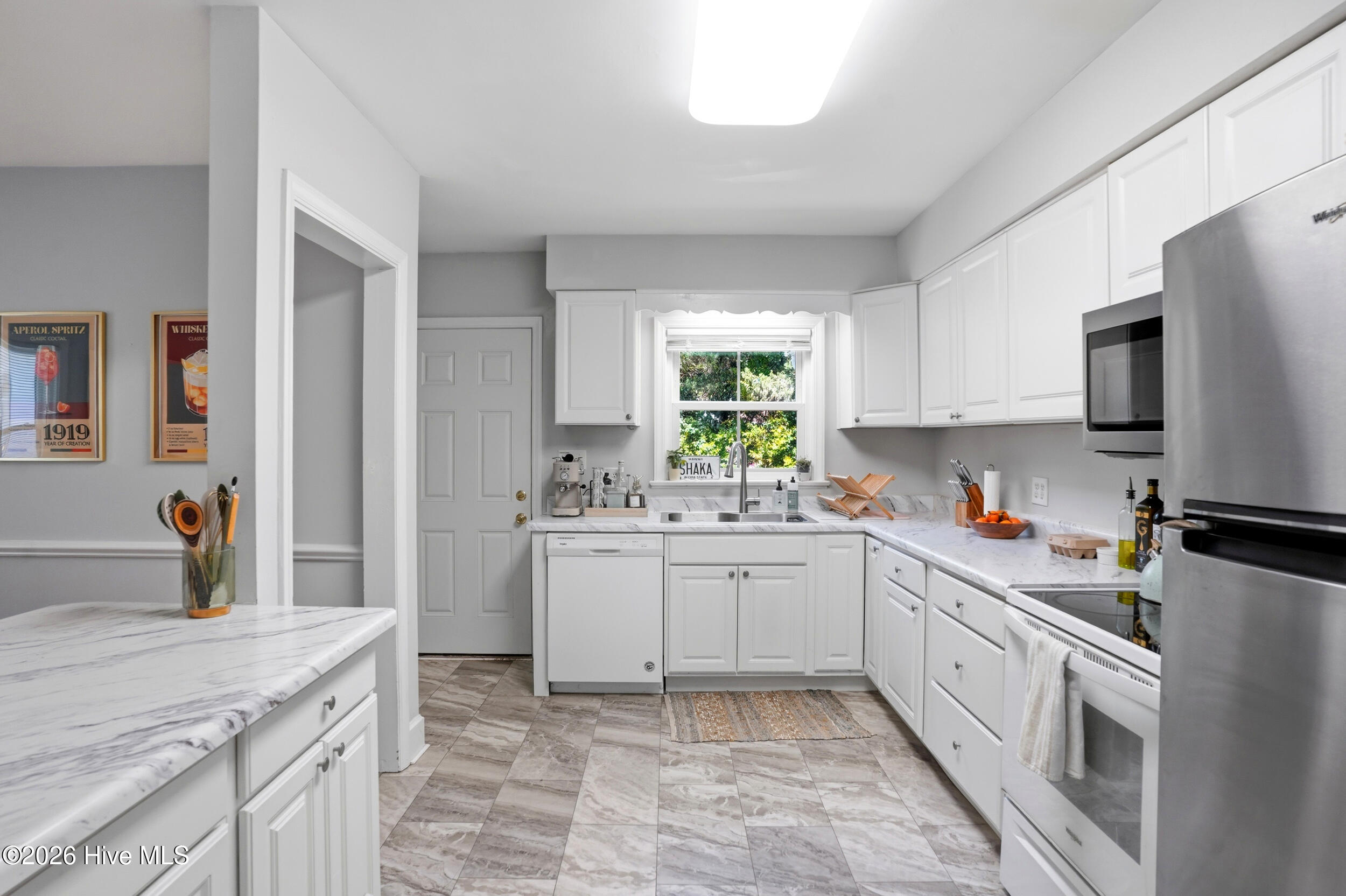 100566091 | Photo 16