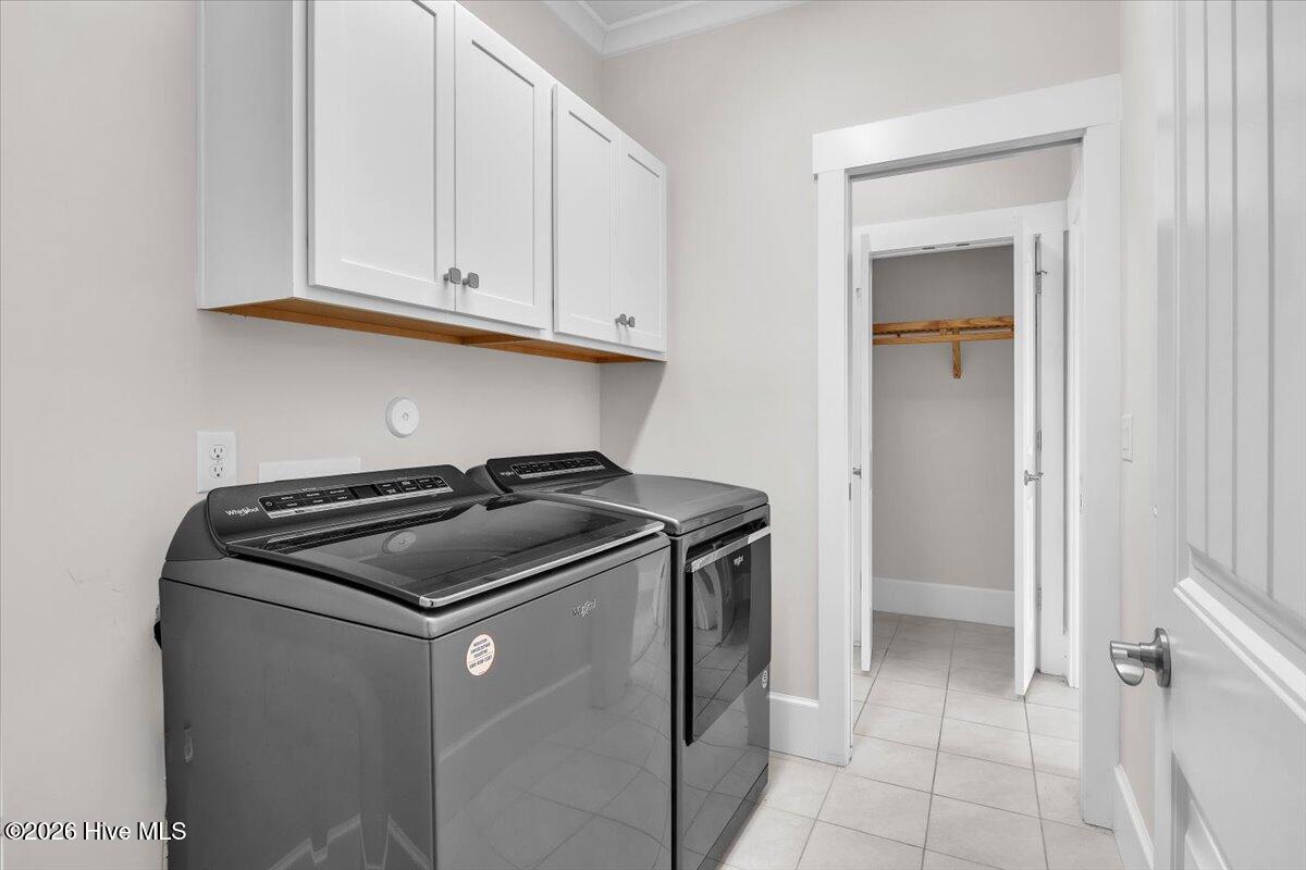 100548797 | Photo 51