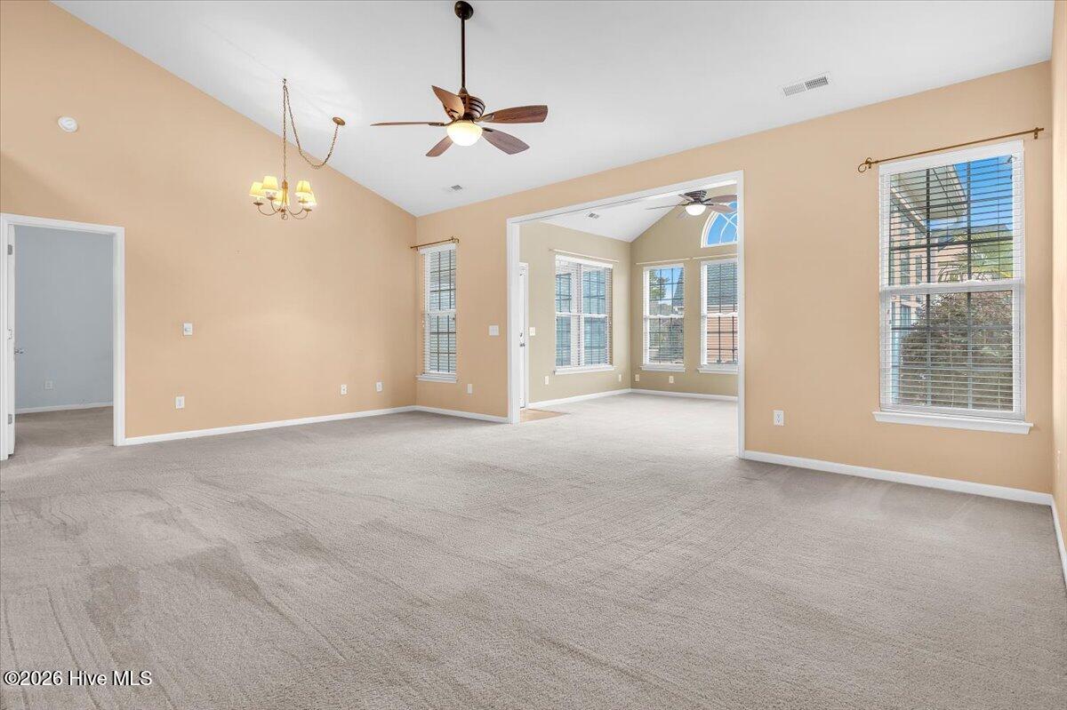 100555948 | Photo 18