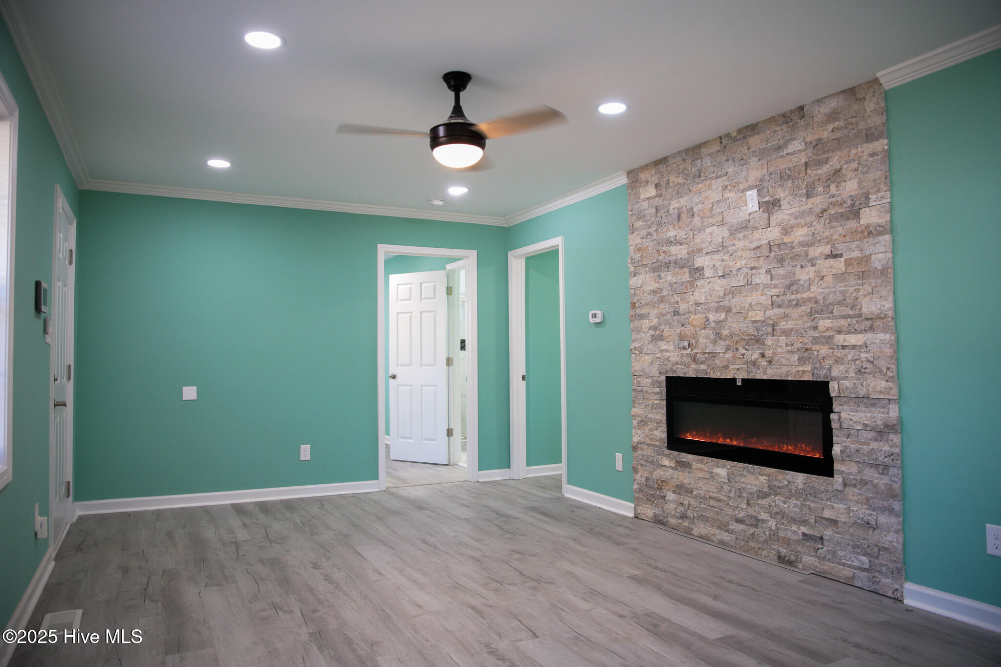 100544584 | Photo 15