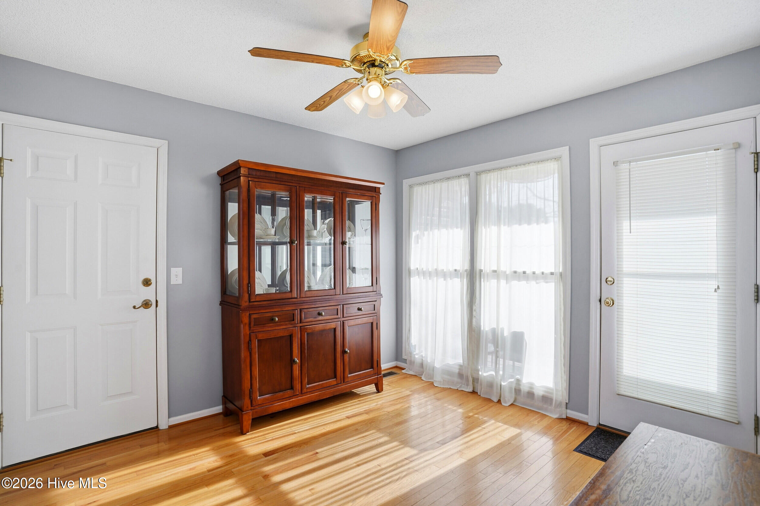 100551882 | Photo 31