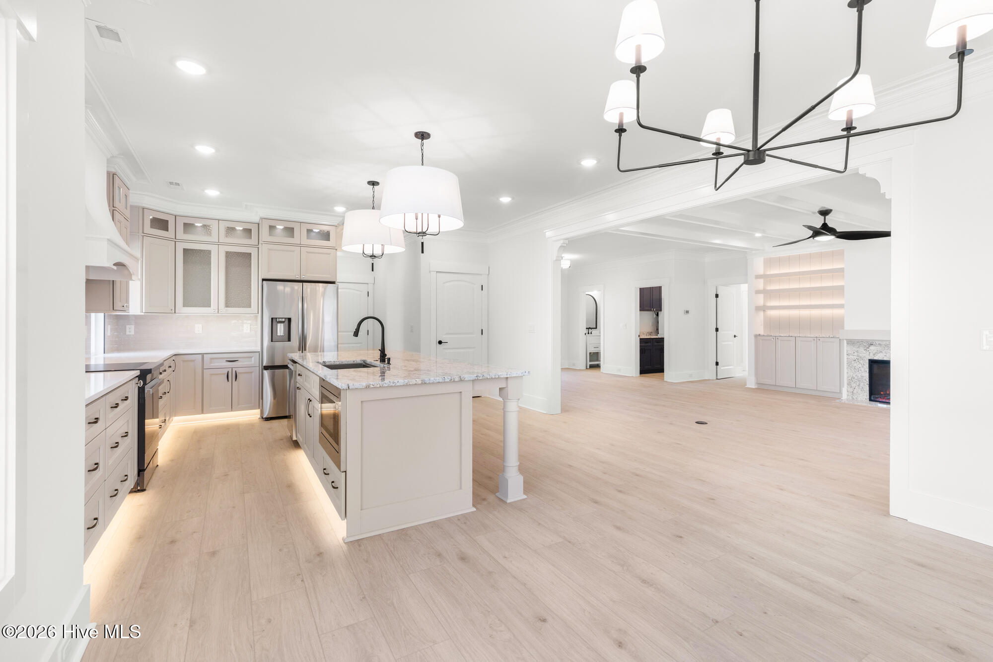 100516675 | Photo 33