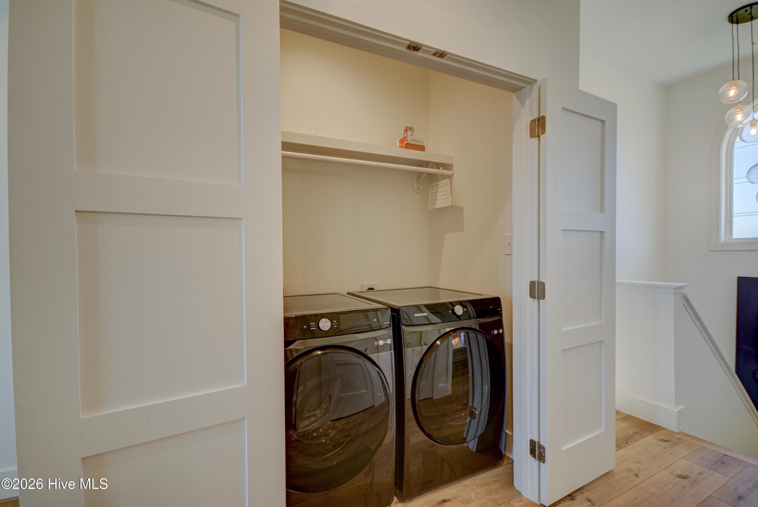 100556459 | Photo 37