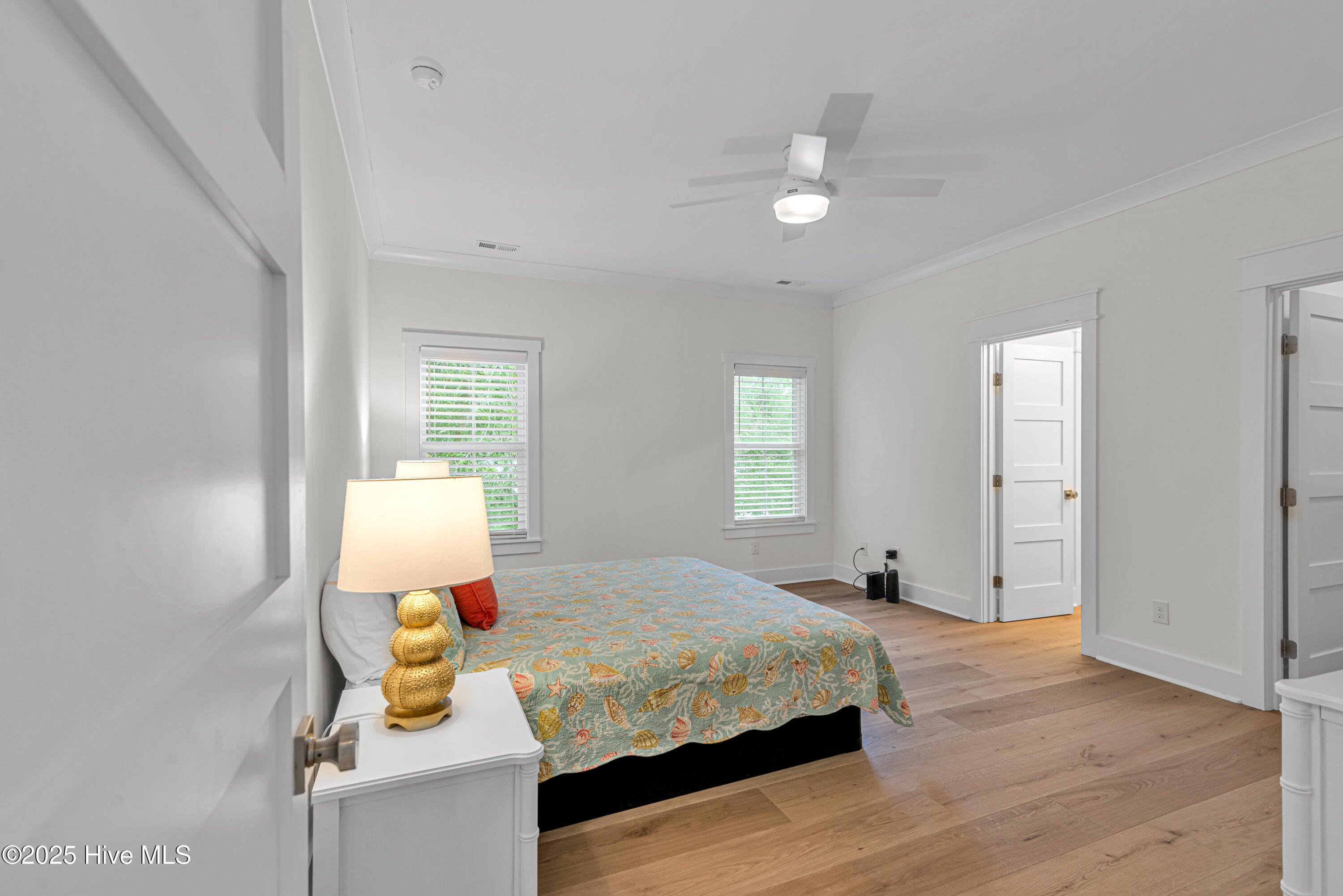 100542674 | Photo 18