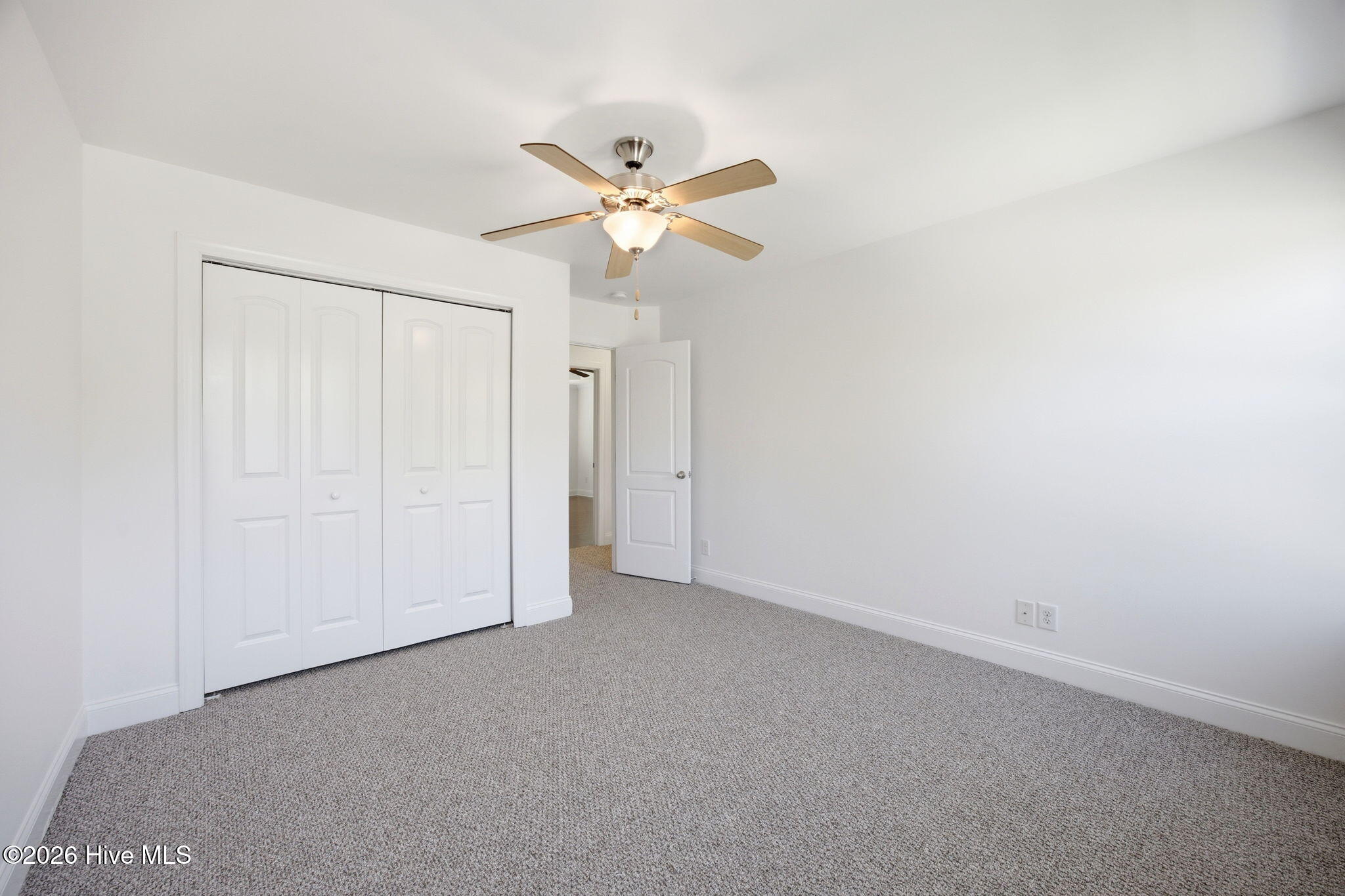 100569504 | Photo 32