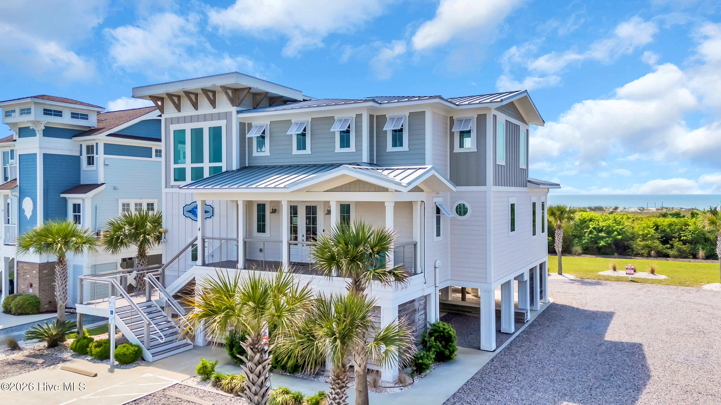 100563402 | Photo 42