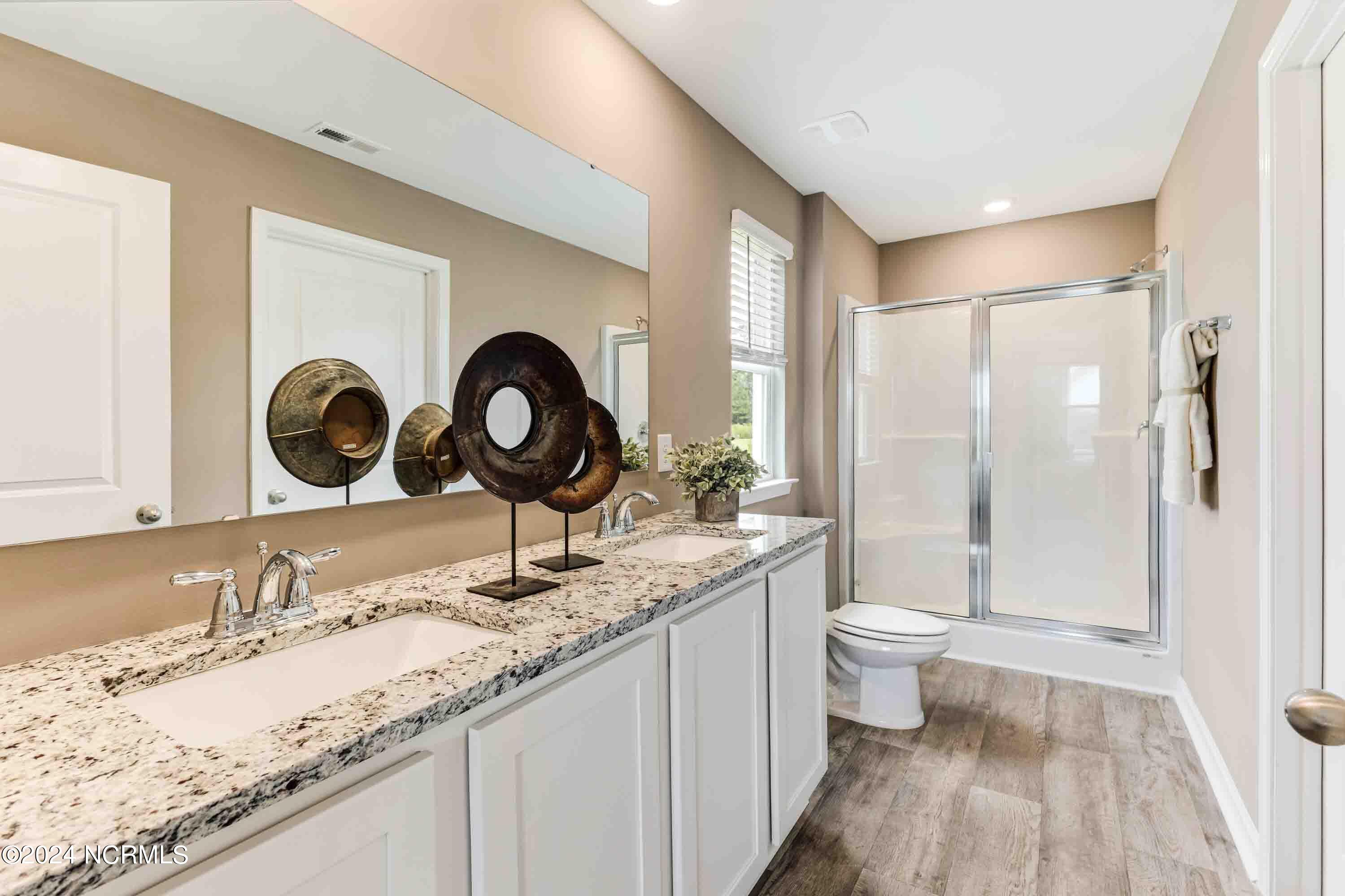 100545474 | Photo 19