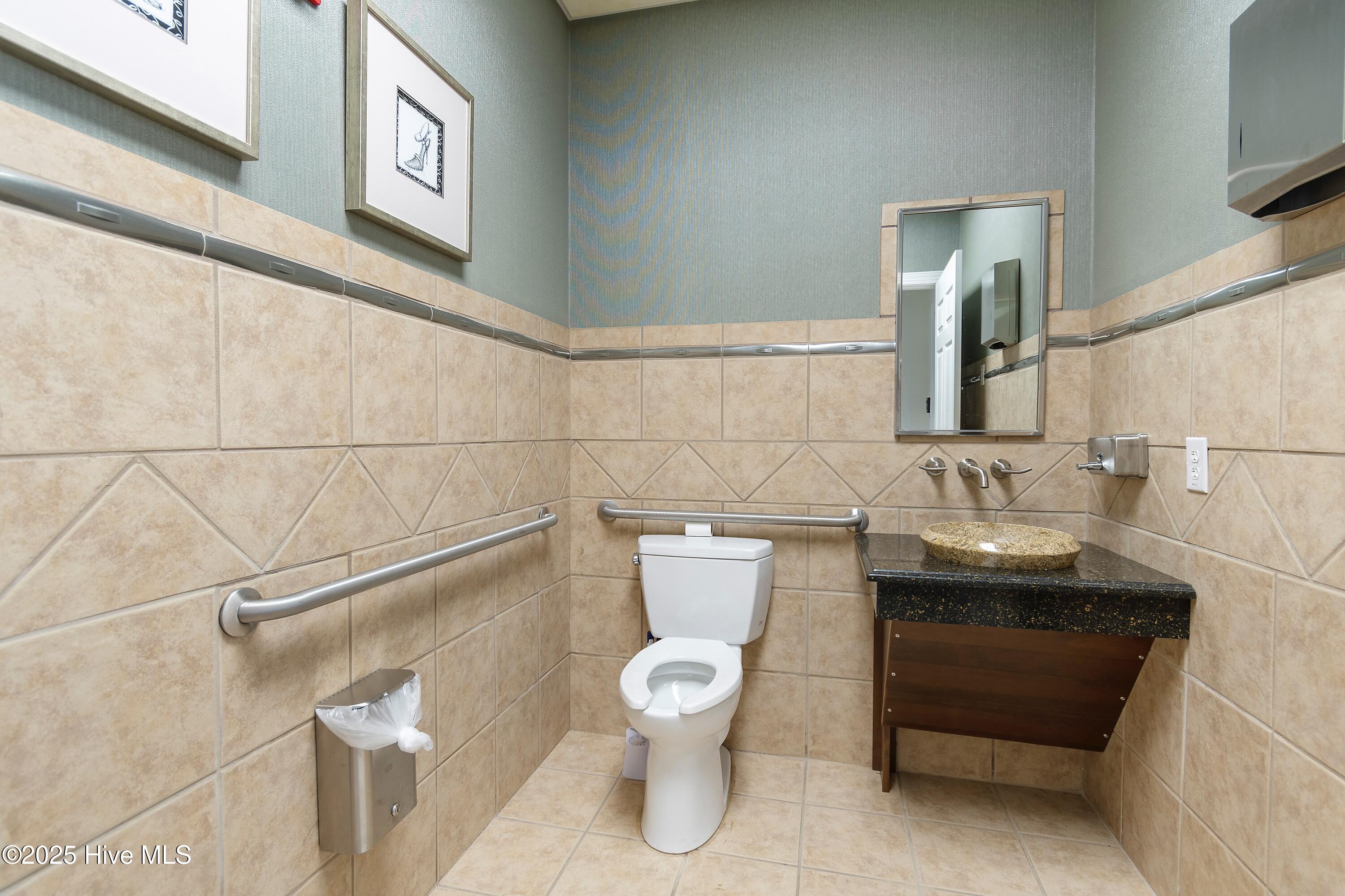 100491717 | Photo 32