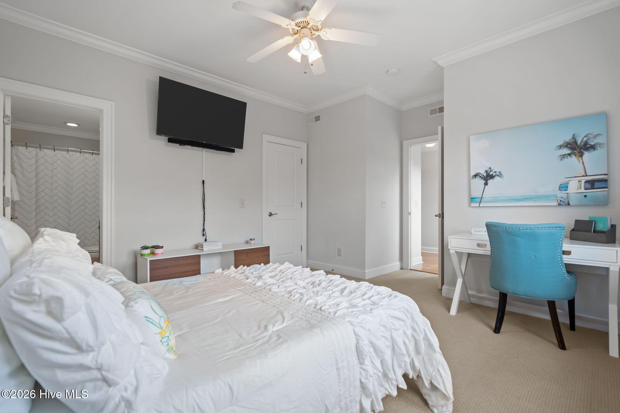 100563251 | Photo 28