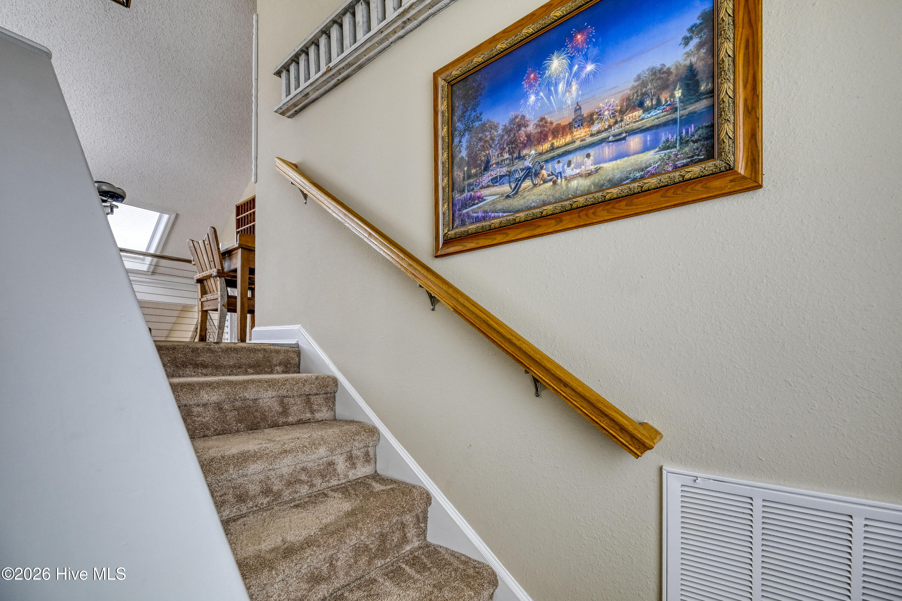 100558069 | Photo 37