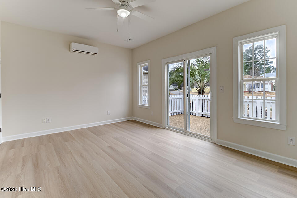 100553045 | Photo 12