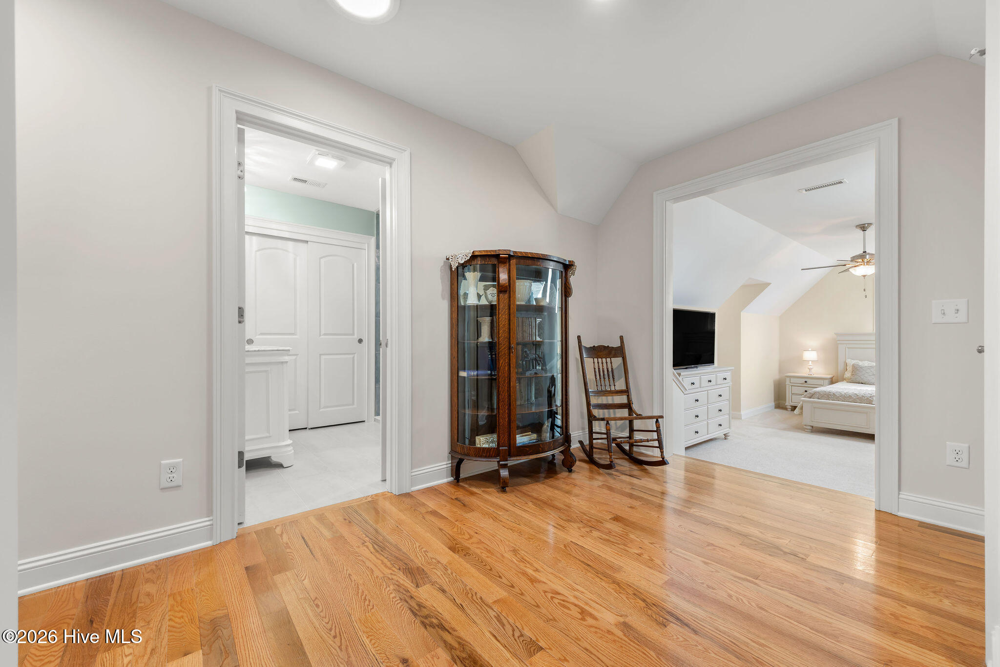 100556154 | Photo 48