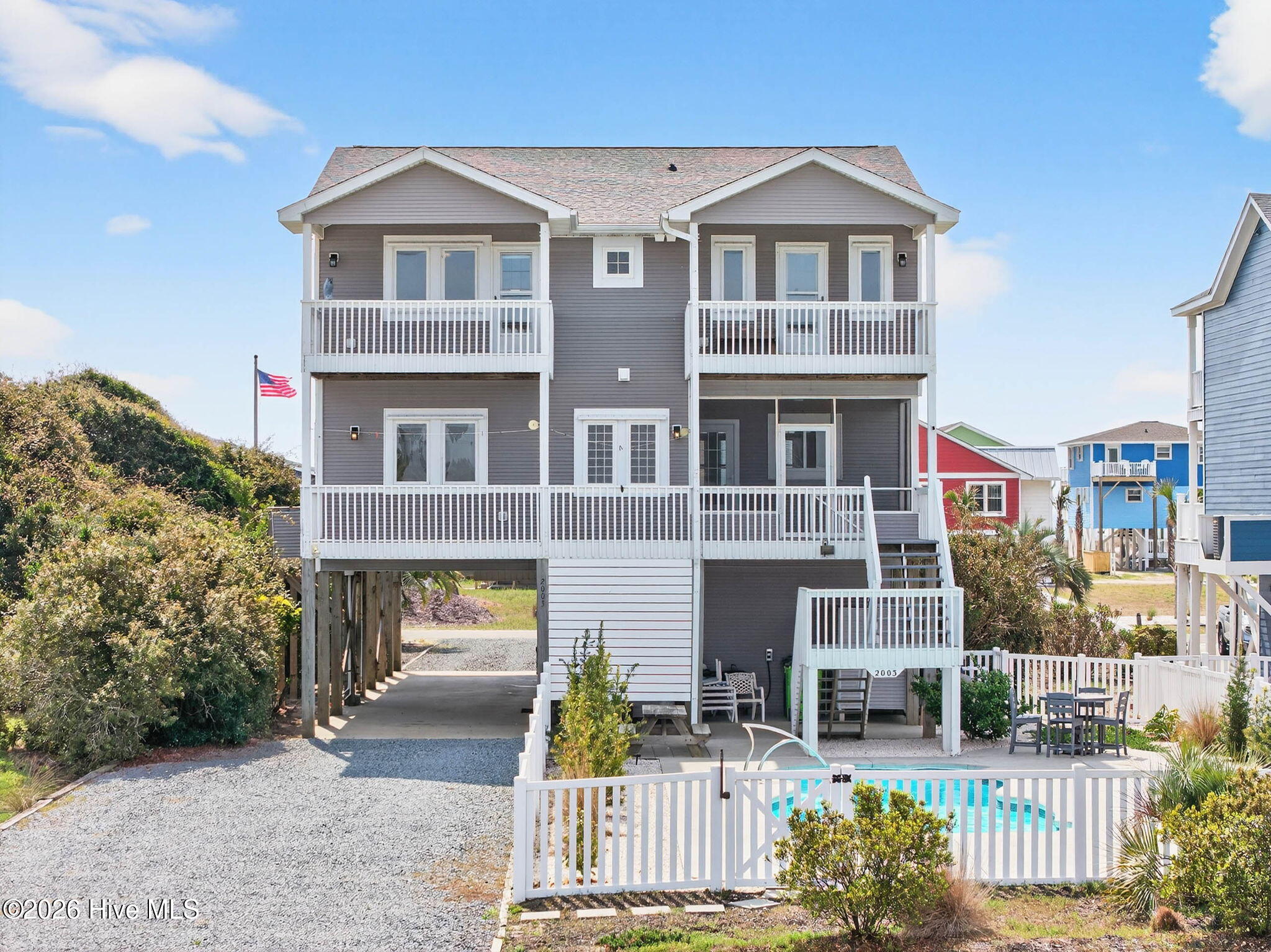 100562885 | Photo 58