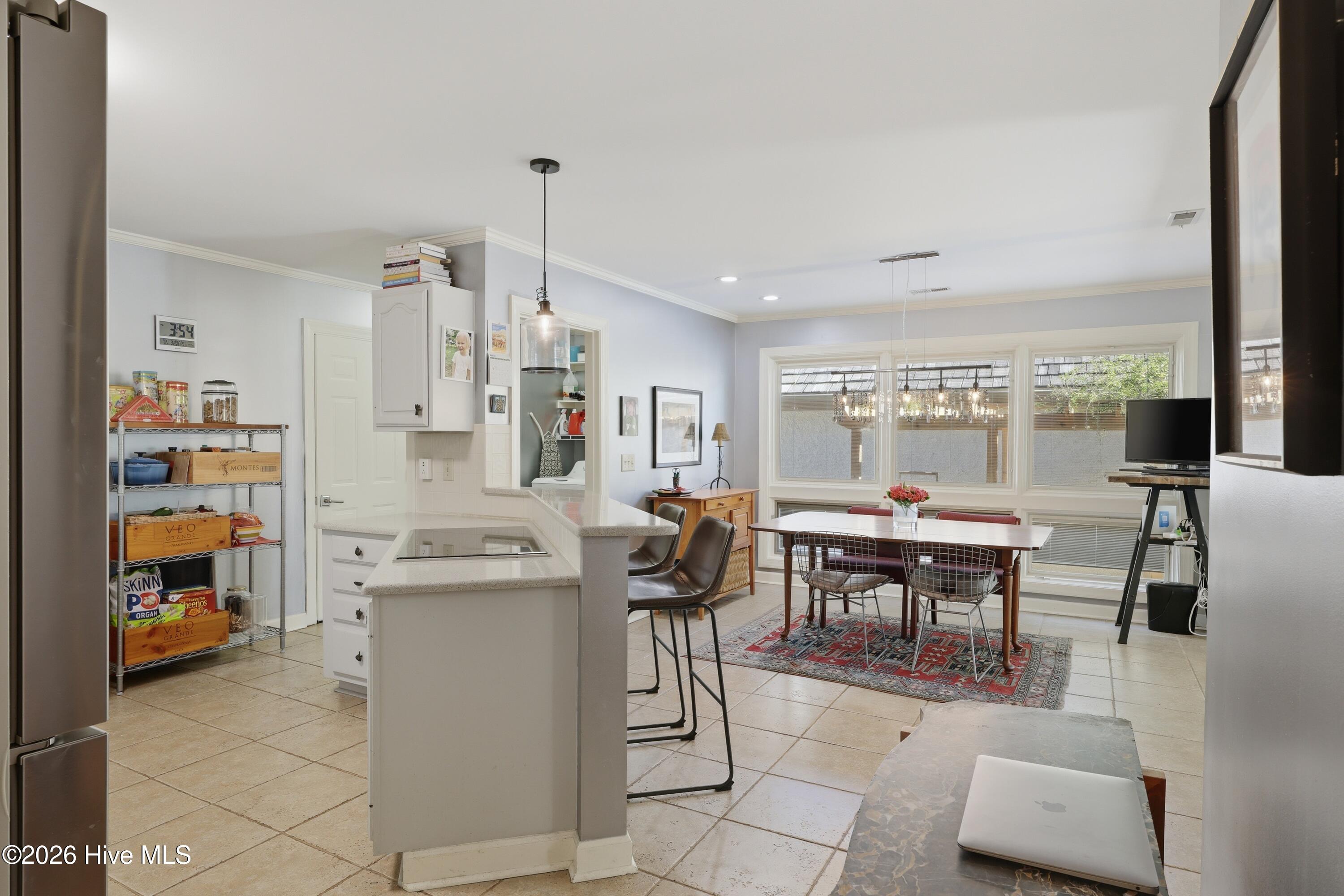 100561929 | Photo 15