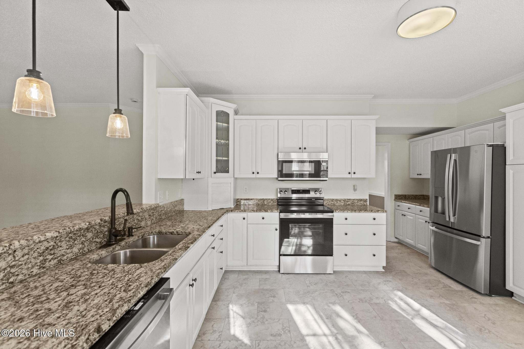 100548531 | Photo 12