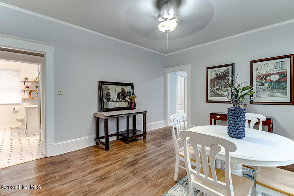 100558773 | Photo 12