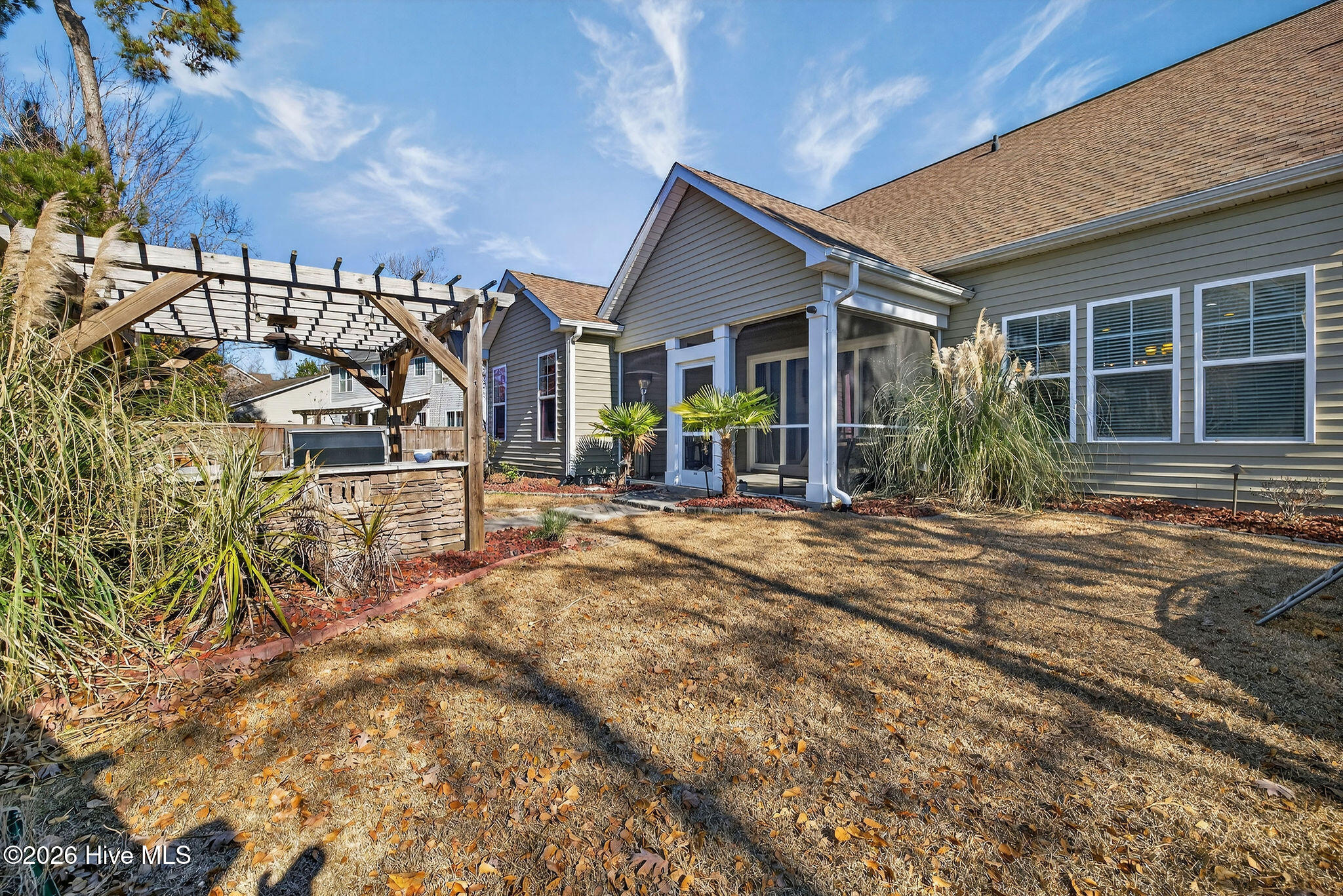 100547189 | Photo 47