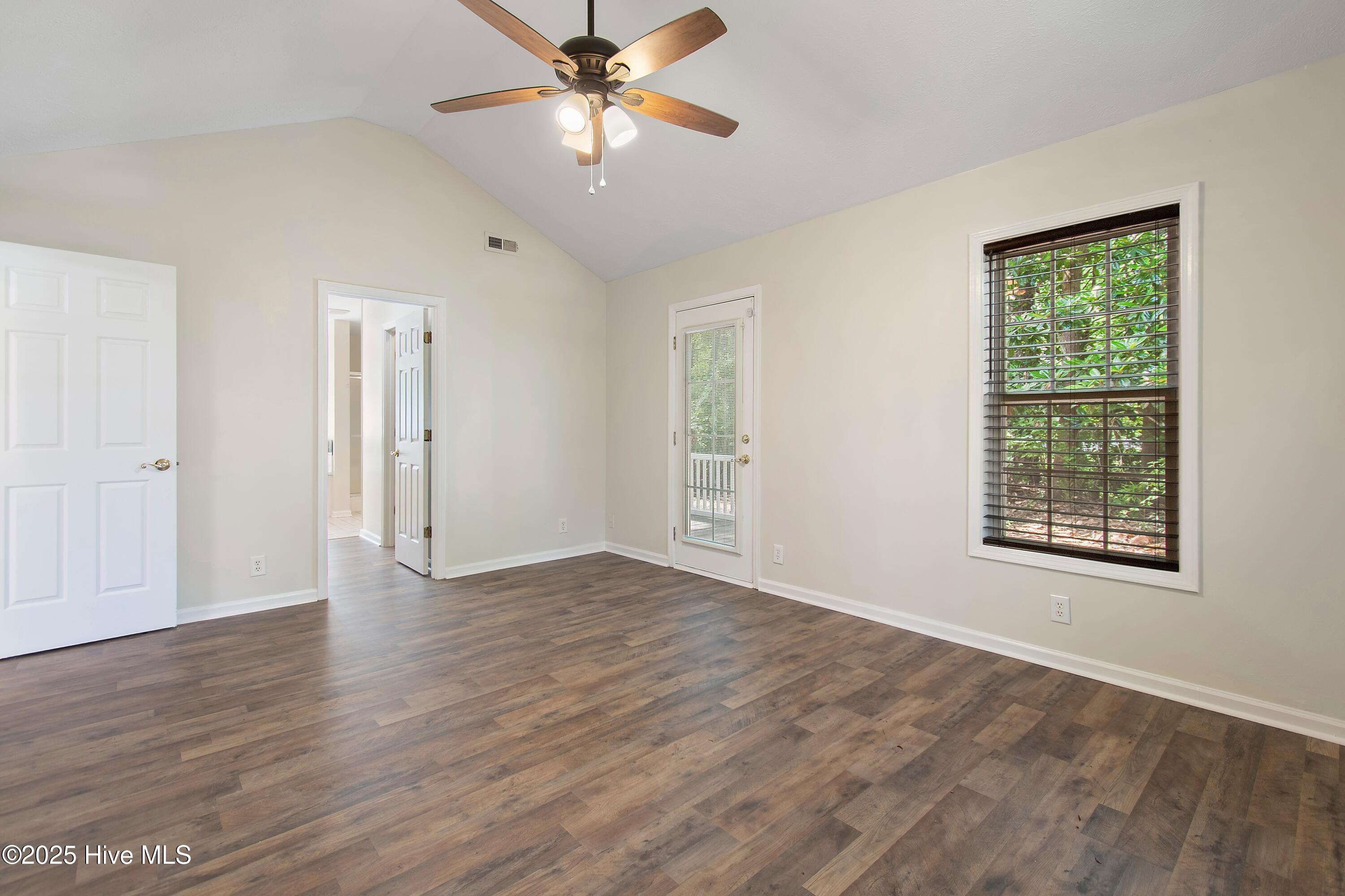 100515628 | Photo 20