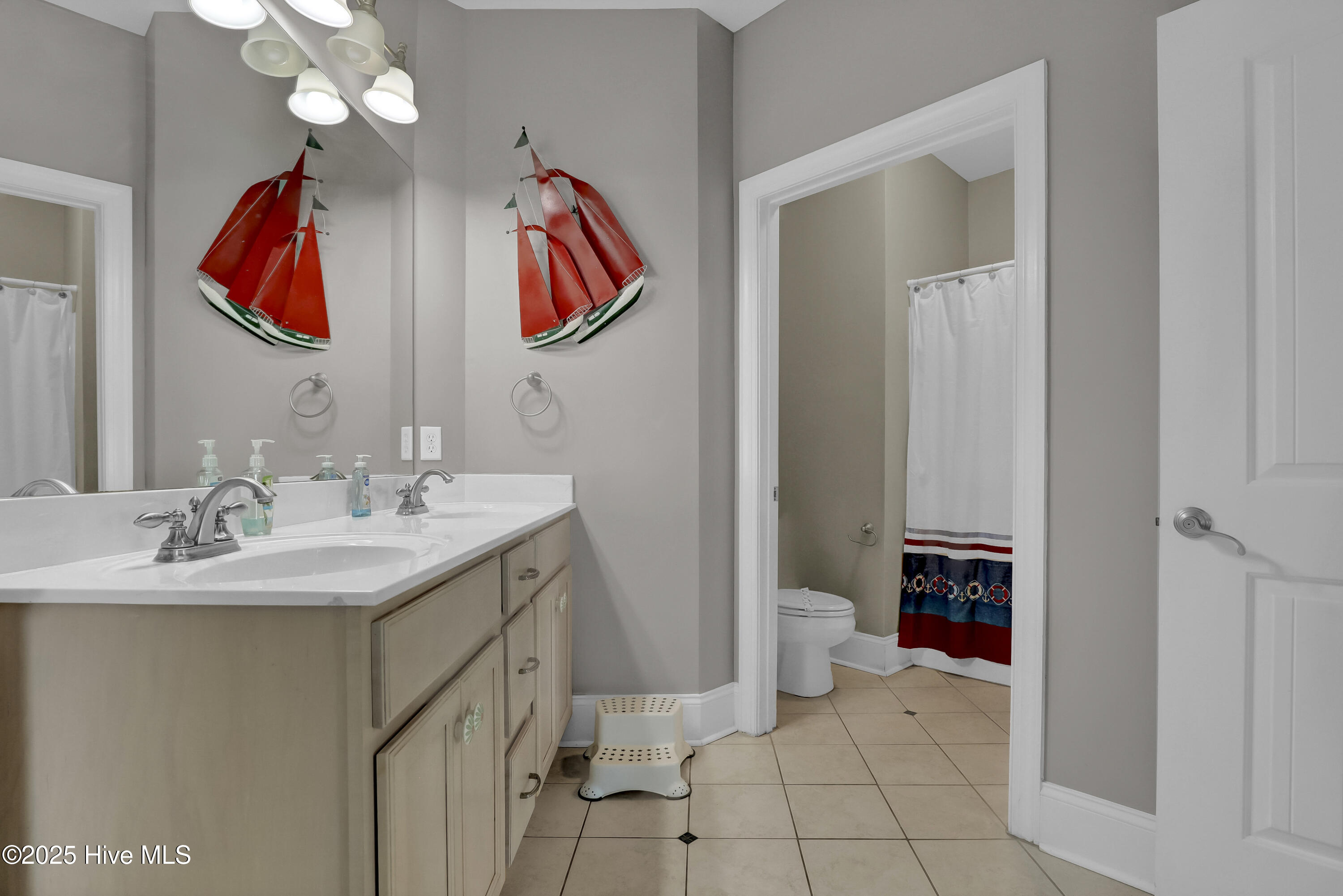 100538324 | Photo 45