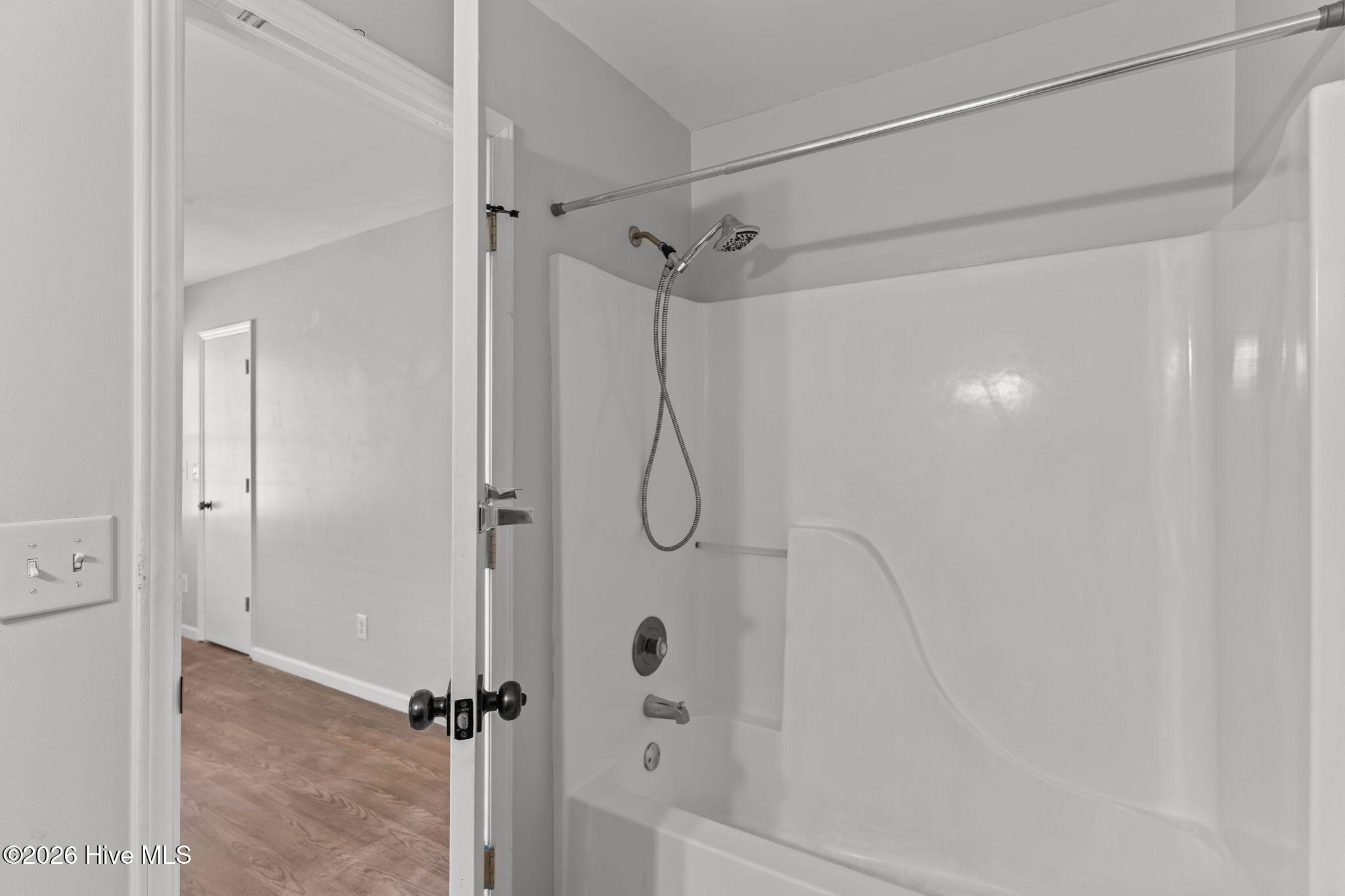 100552735 | Photo 30