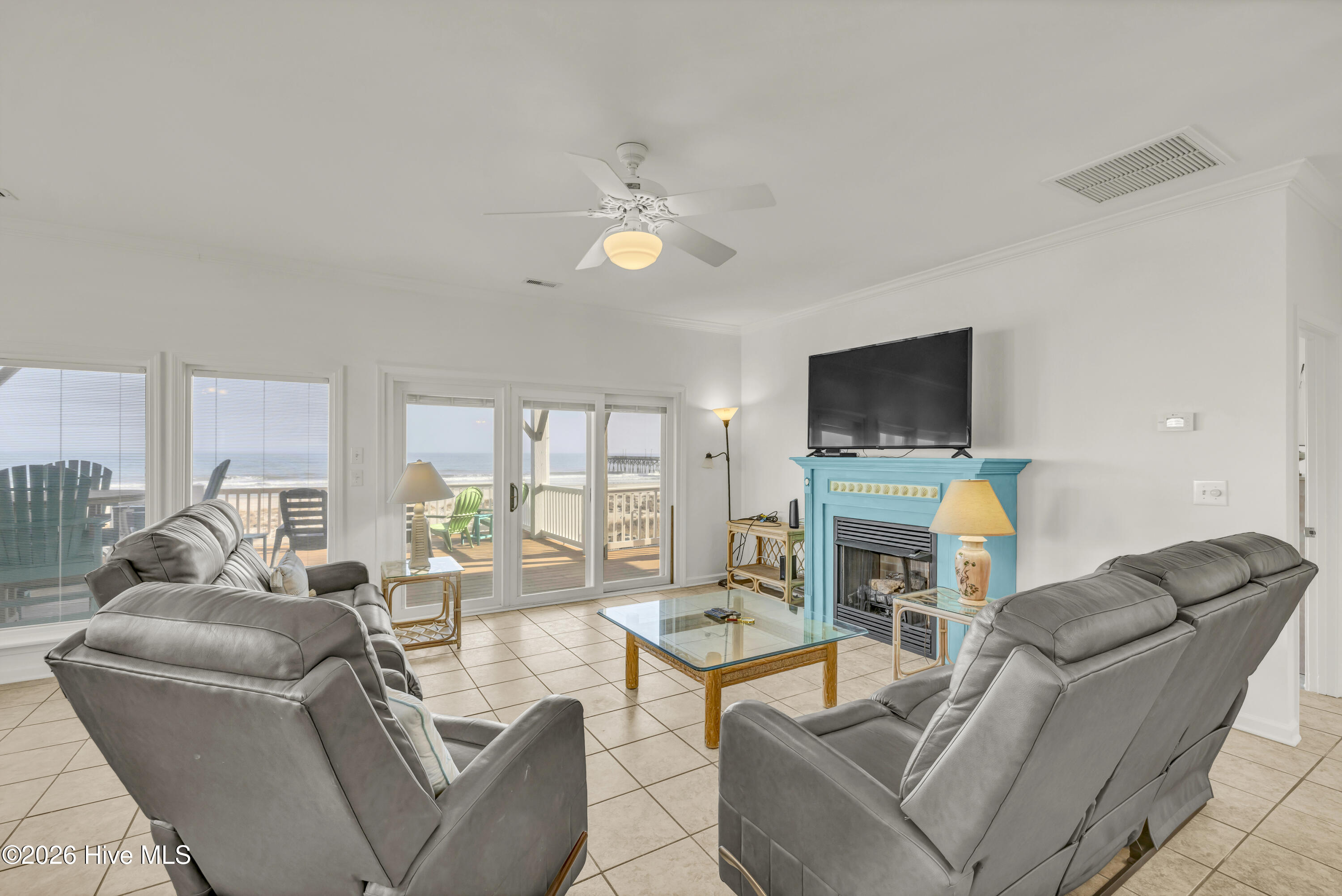 100558701 | Photo 16