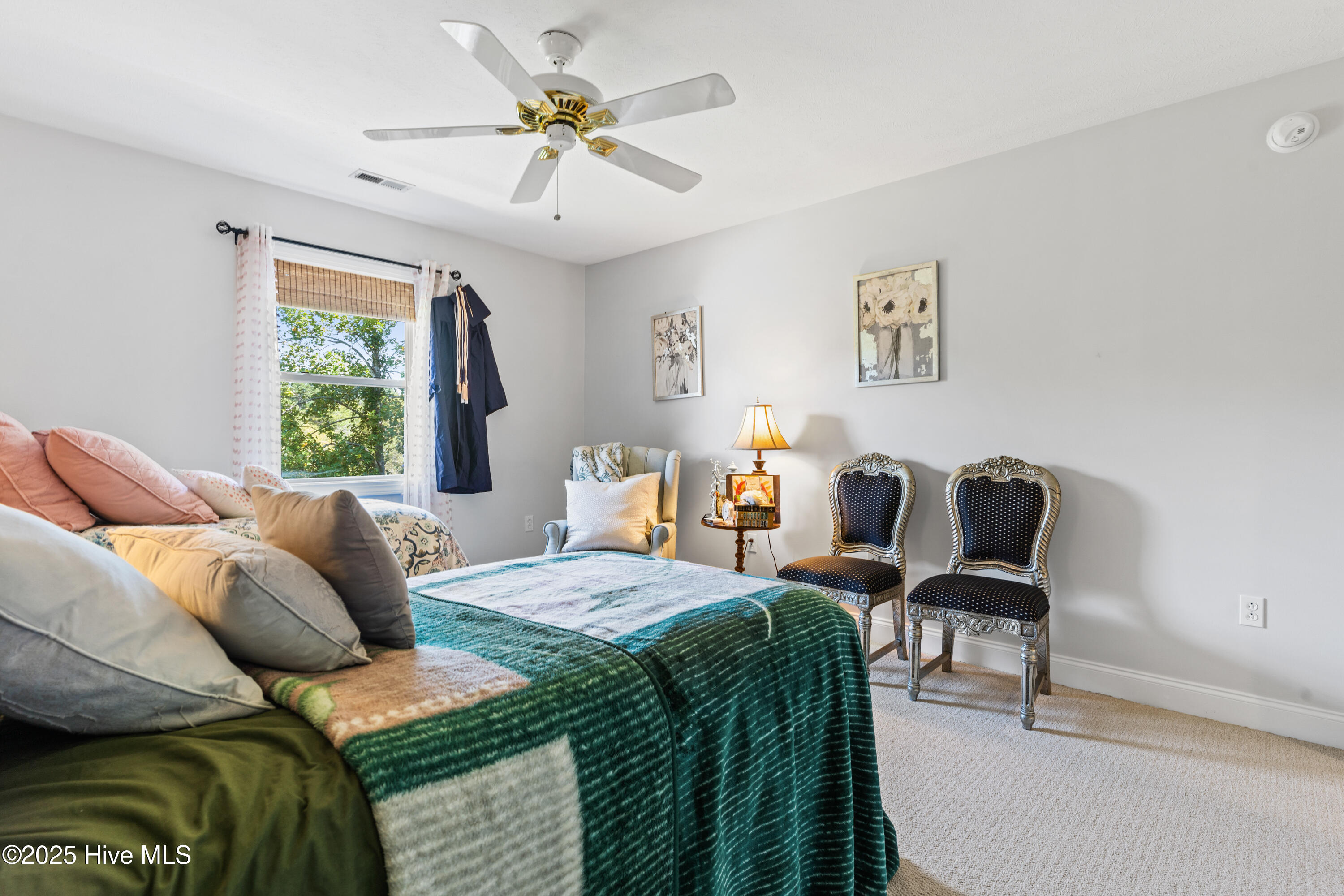 100548796 | Photo 48