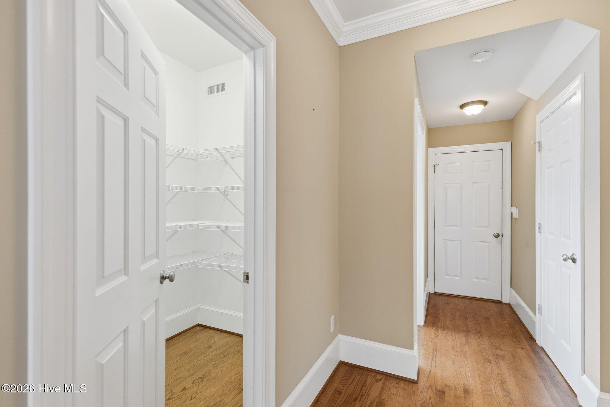 100565083 | Photo 48