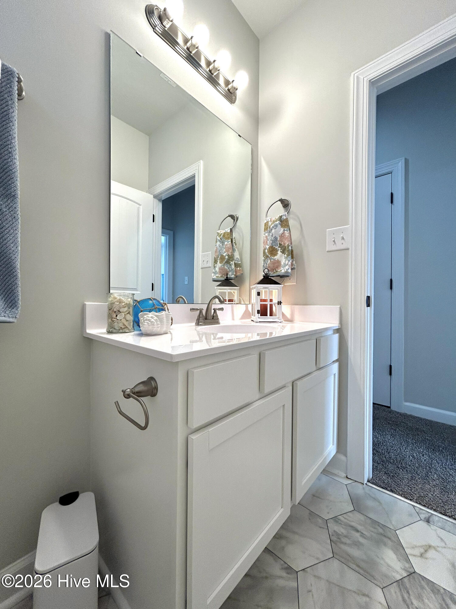 100553295 | Photo 28