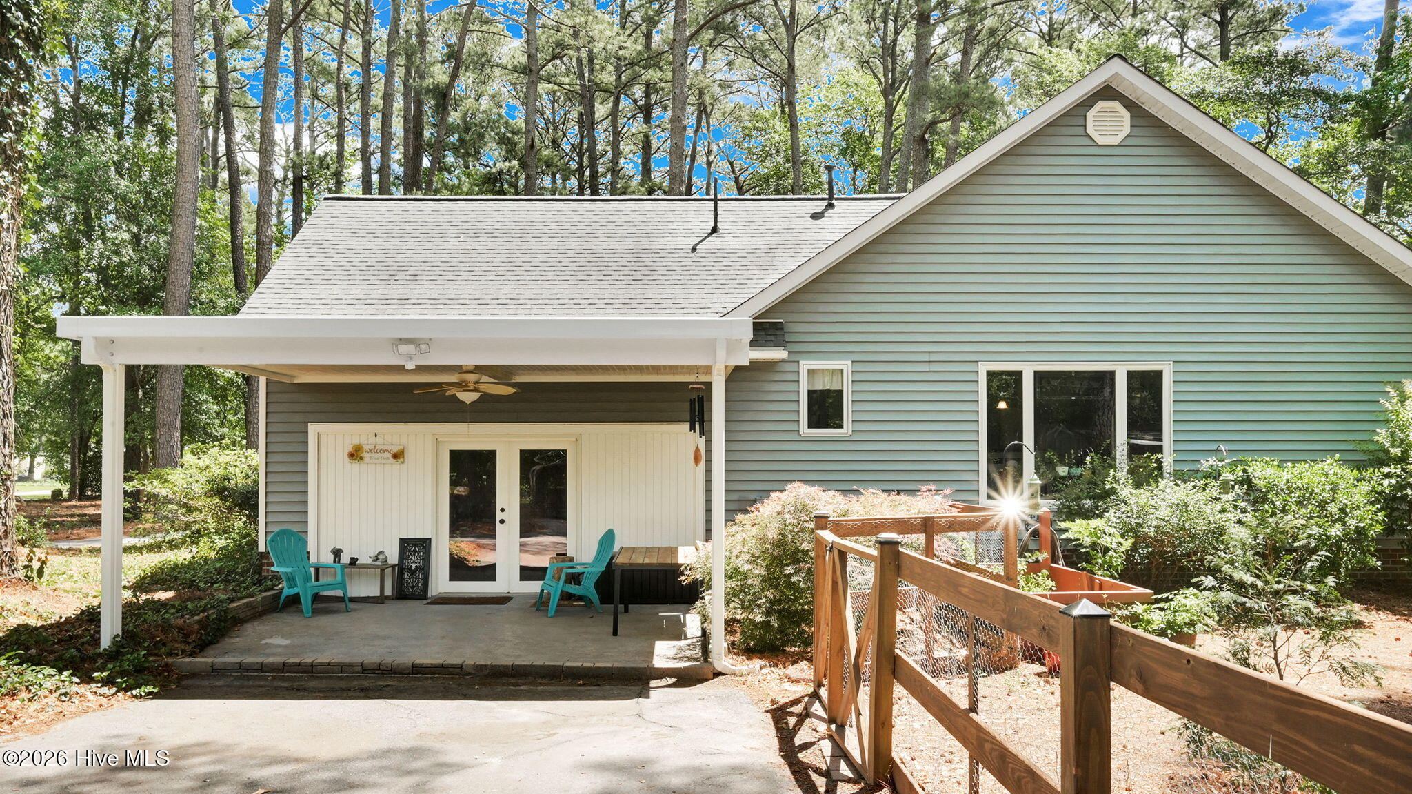 36-web-or-mls-1251 West Acres Lane-5