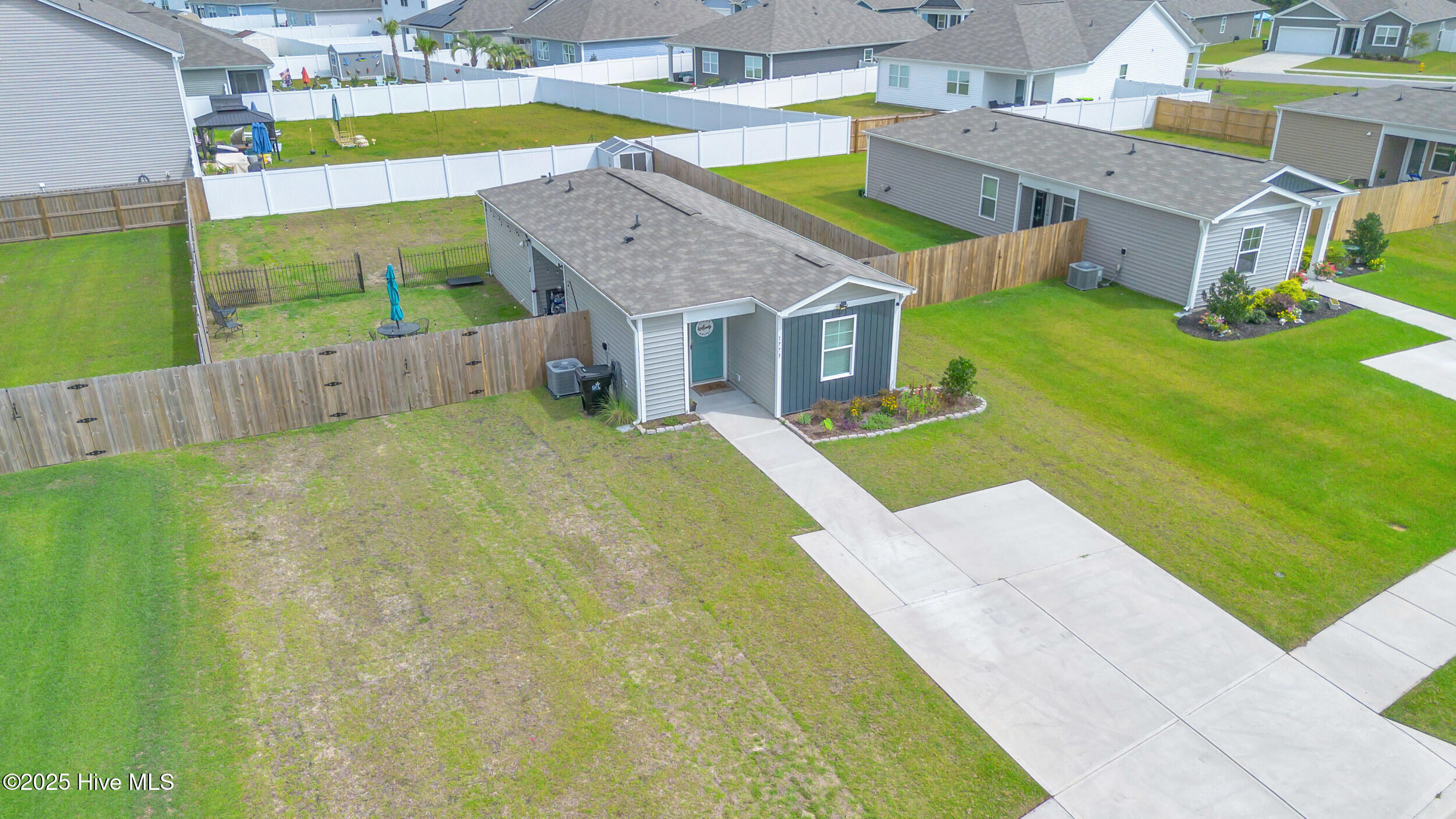 100525764 | Photo 32