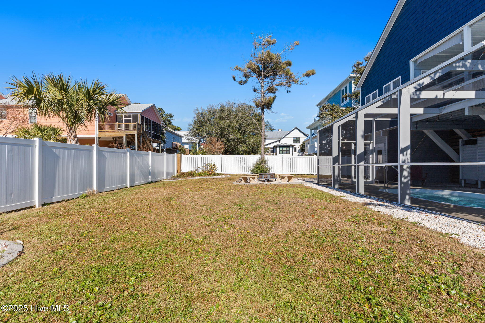 100542158 | Photo 65